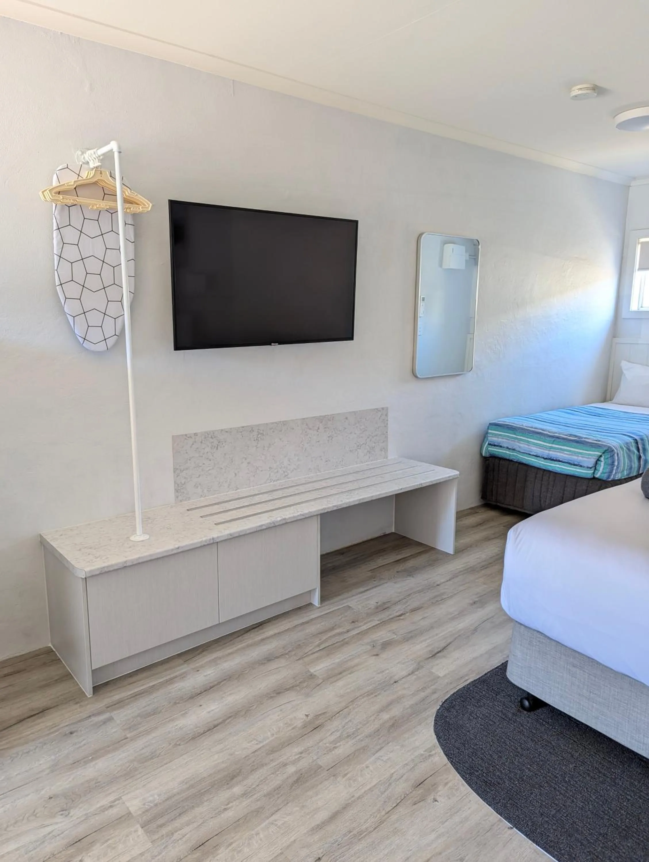 TV and multimedia, Bed in Araluen Motor Lodge