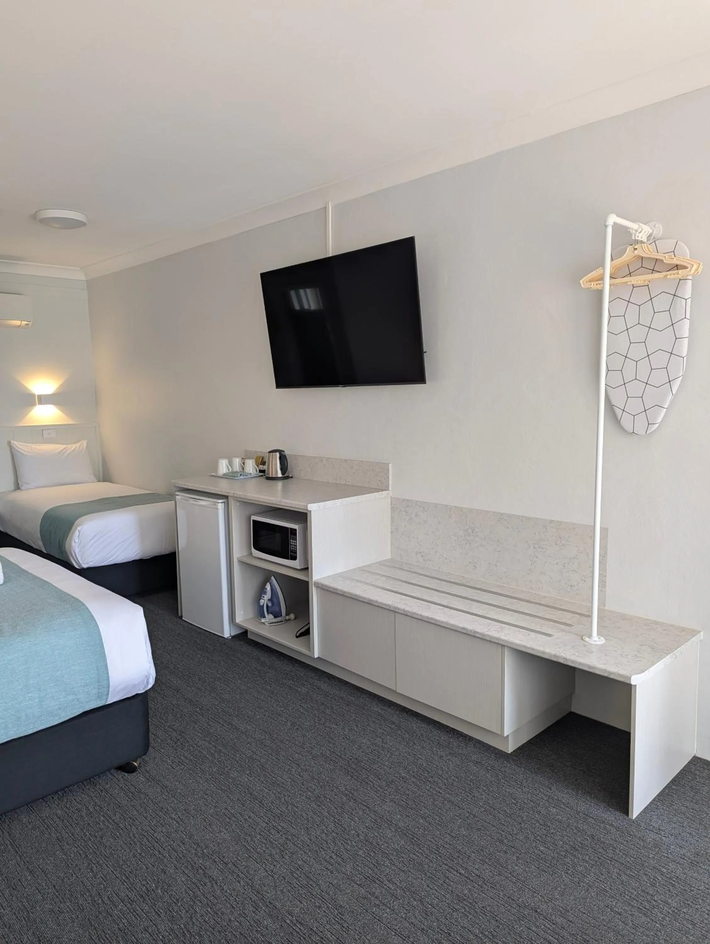 Coffee/tea facilities, Bed in Araluen Motor Lodge