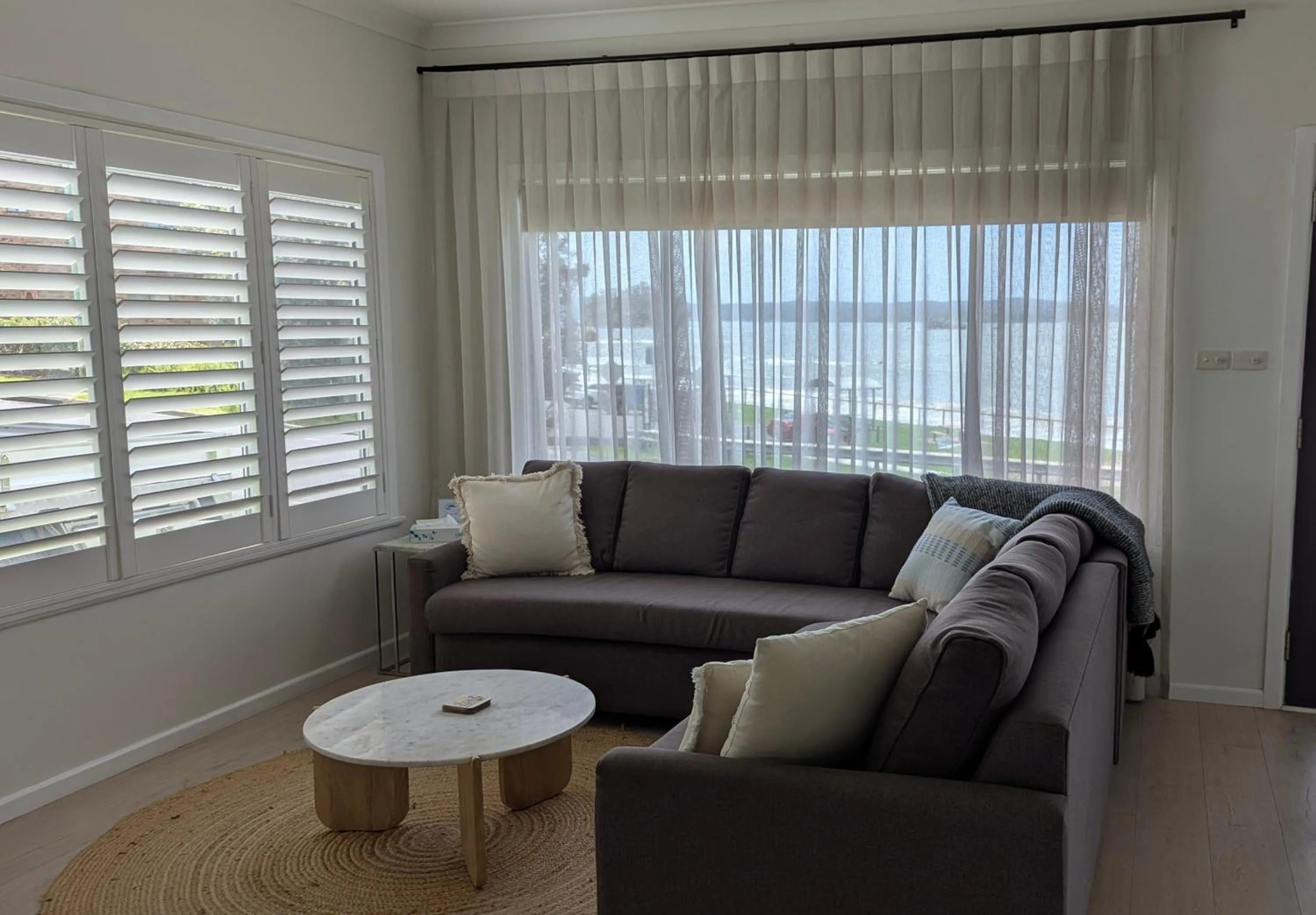 Living room in Araluen Motor Lodge