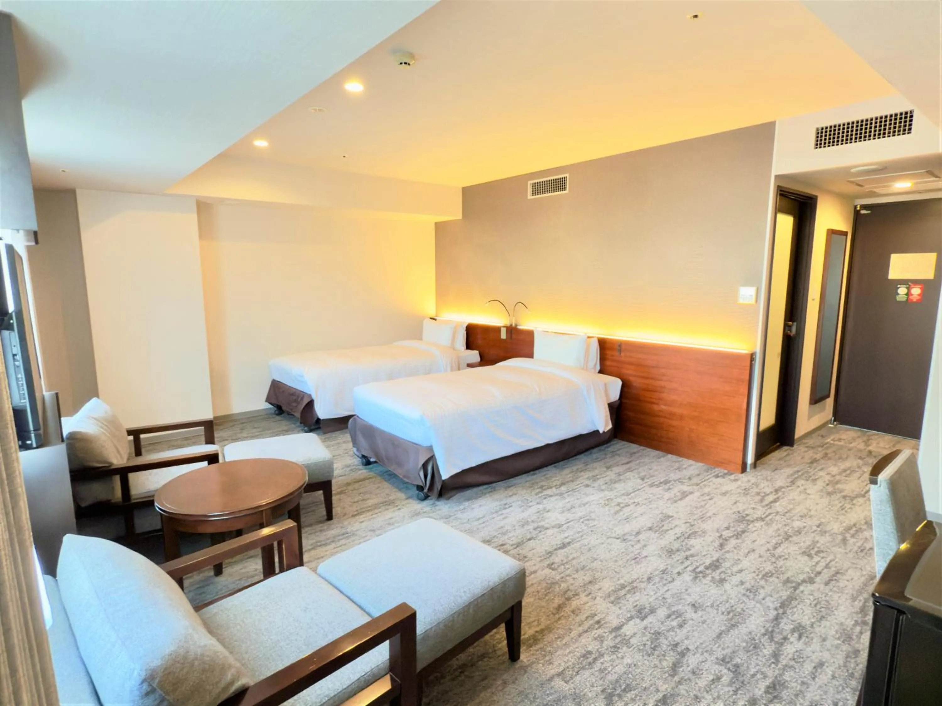 Photo of the whole room, Bed in Hotel Keihan Sapporo