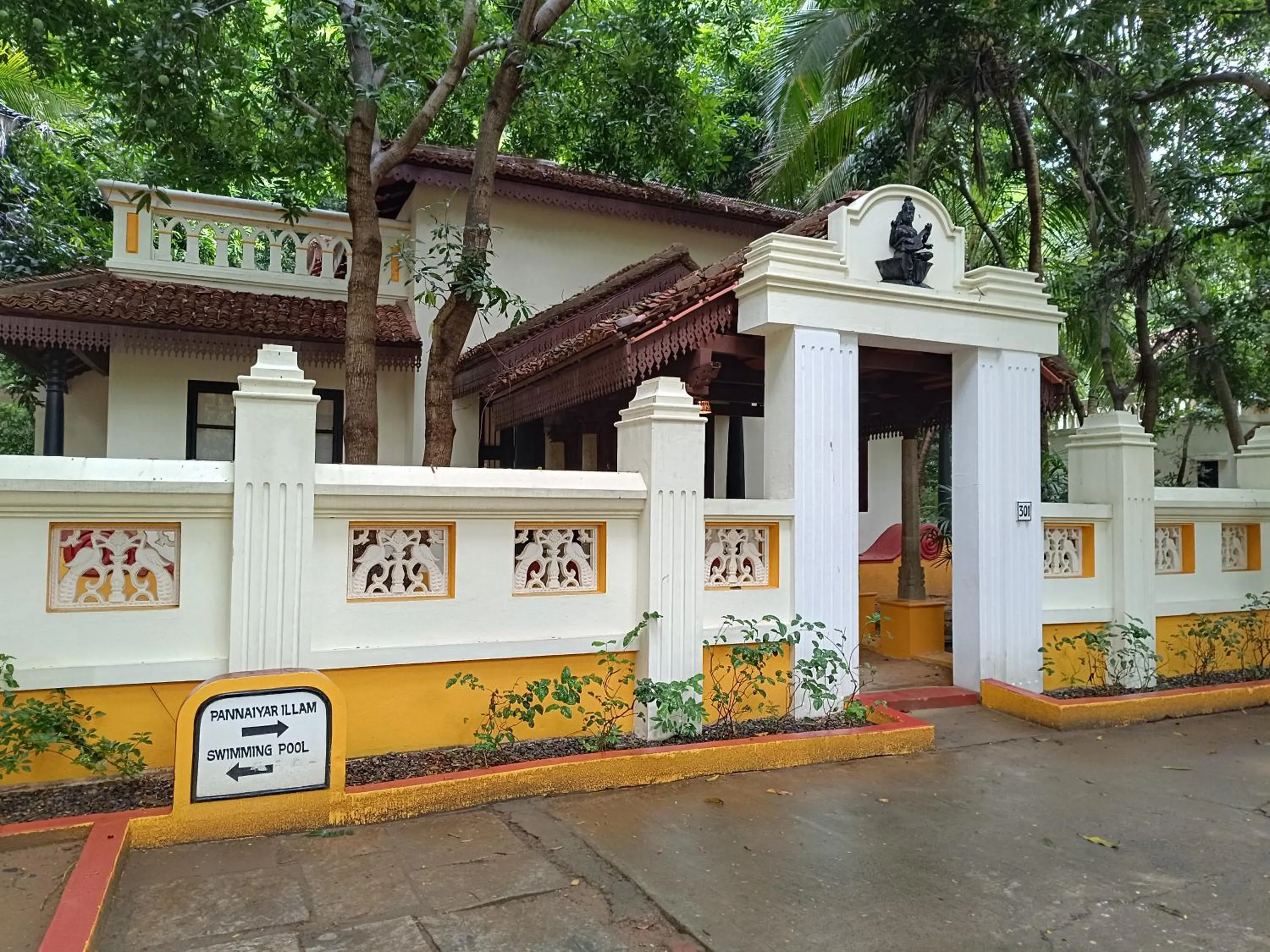 Facade/entrance in Mantra Koodam Kumbakonam - A CGH Earth Experience