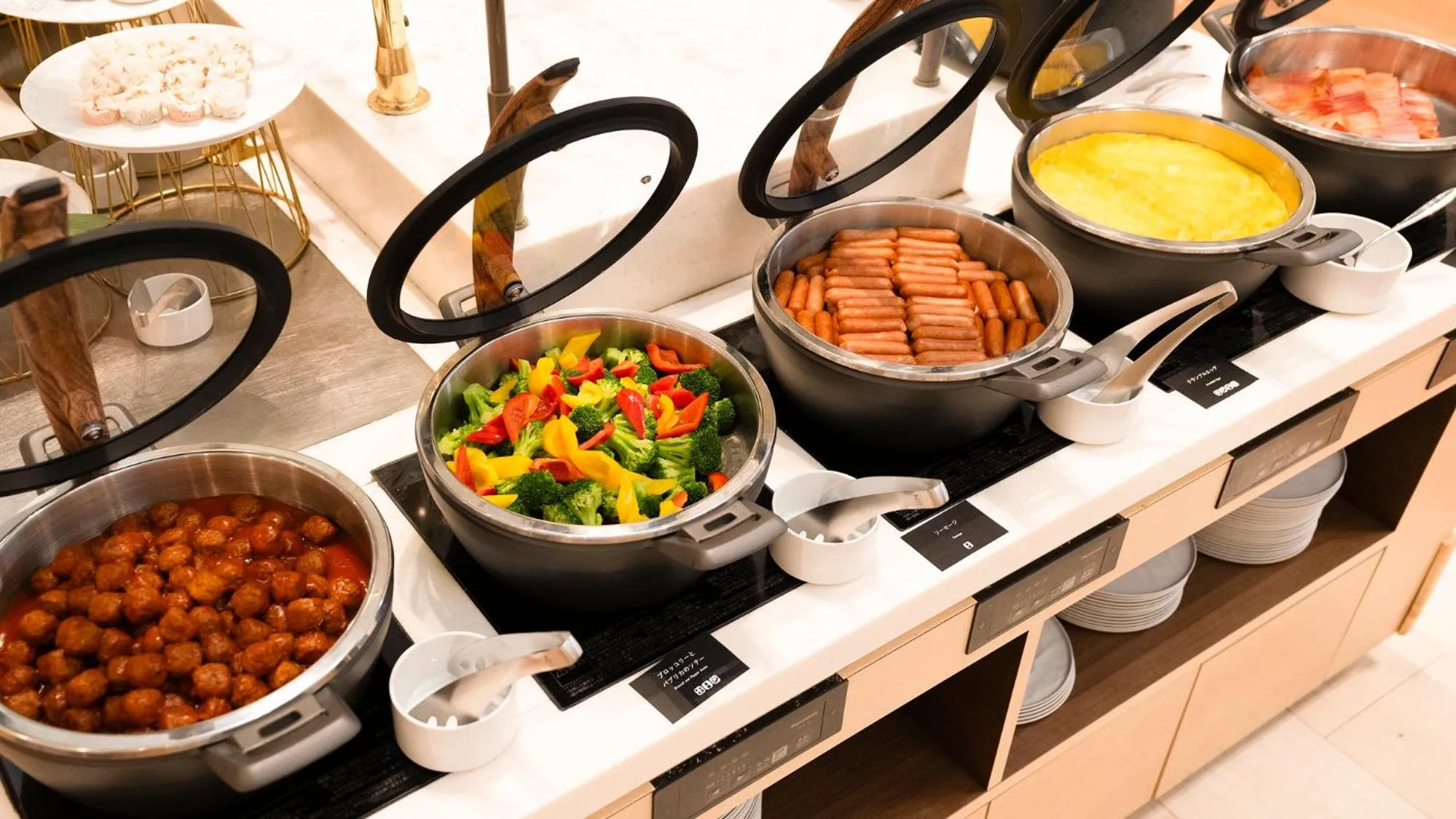 Breakfast in Hotel Keihan Kyobashi Grande