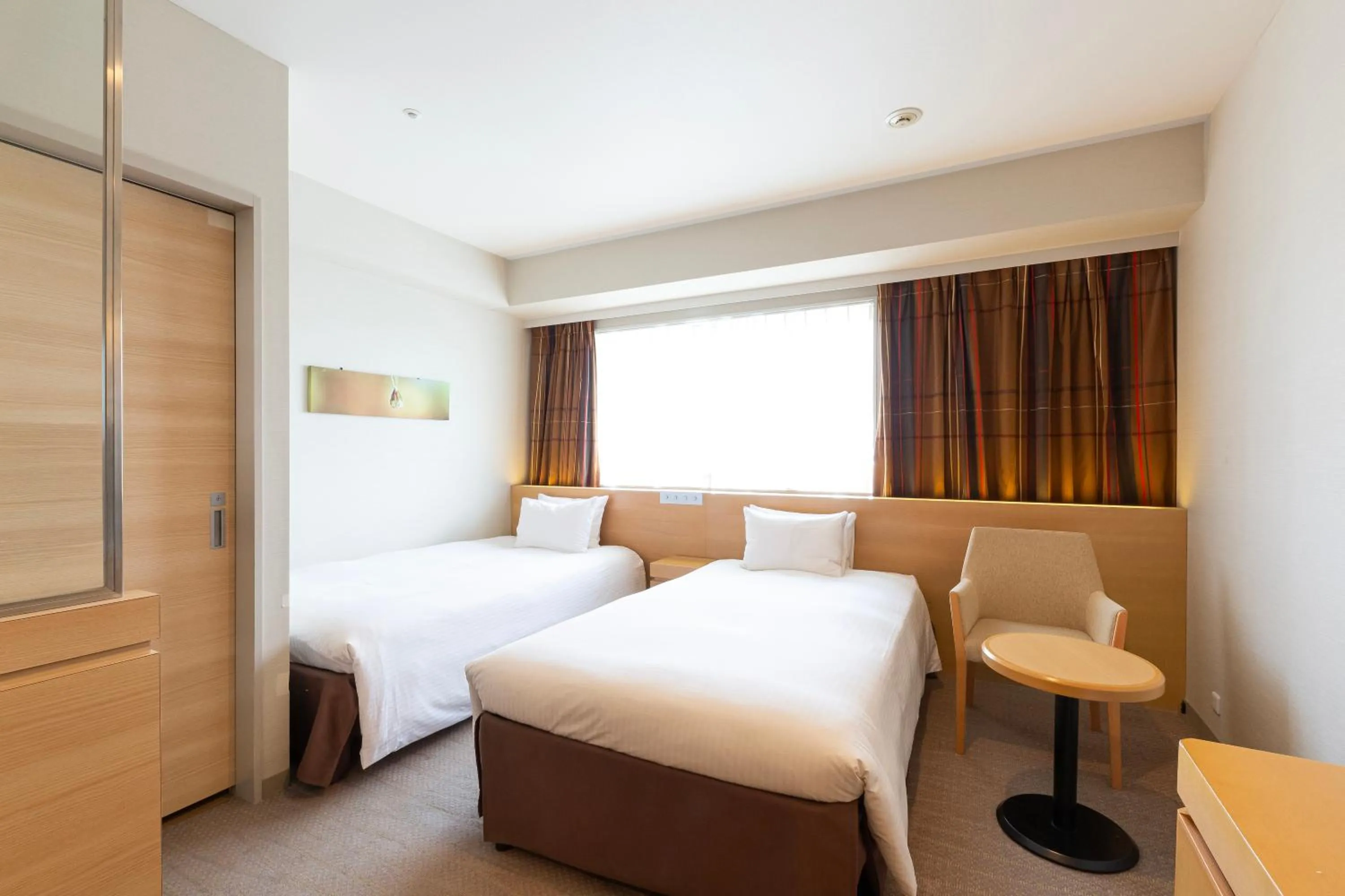 Photo of the whole room, Bed in Hotel Keihan Kyobashi Grande