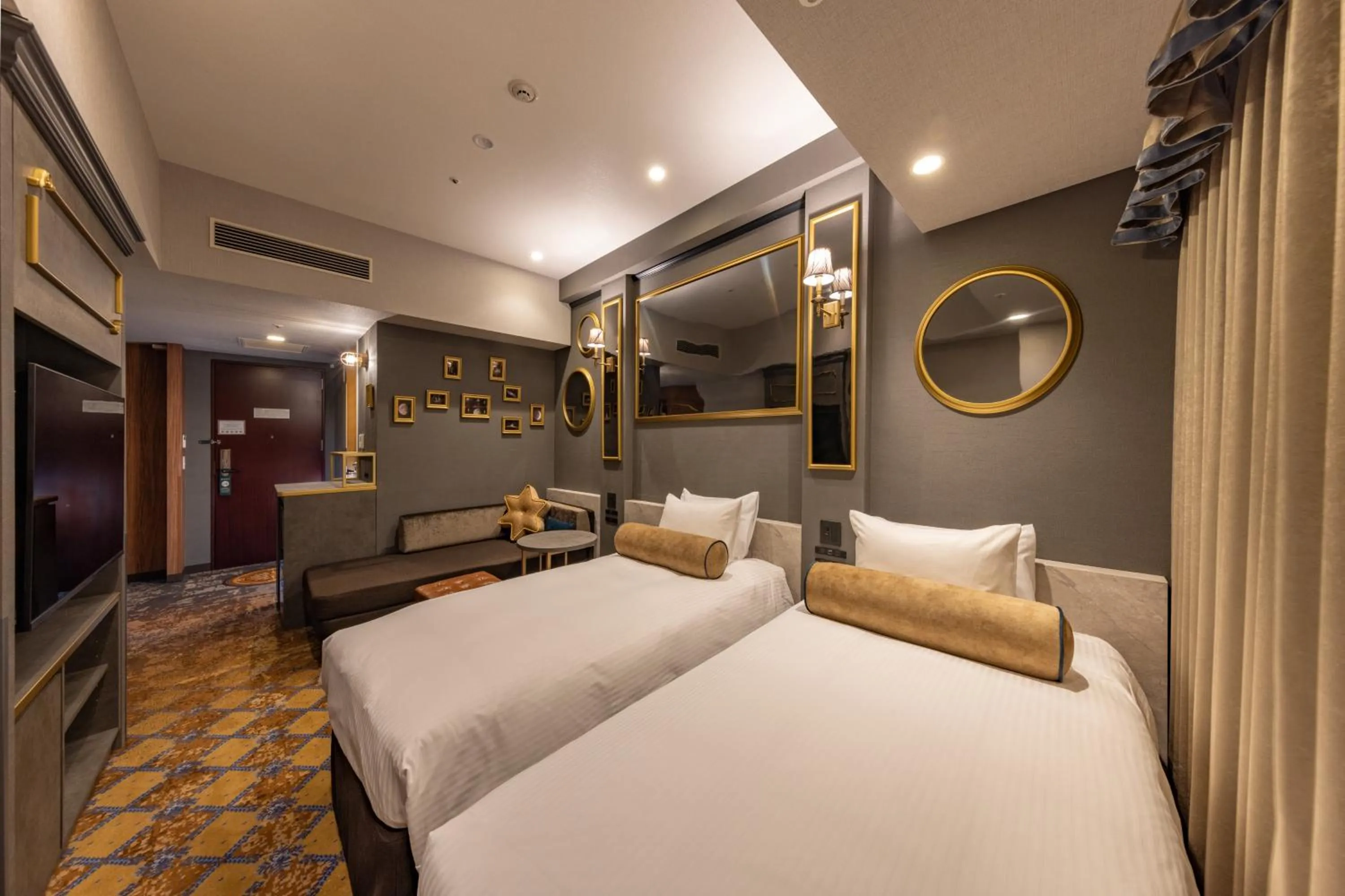 Bed in Hotel Keihan Universal Tower