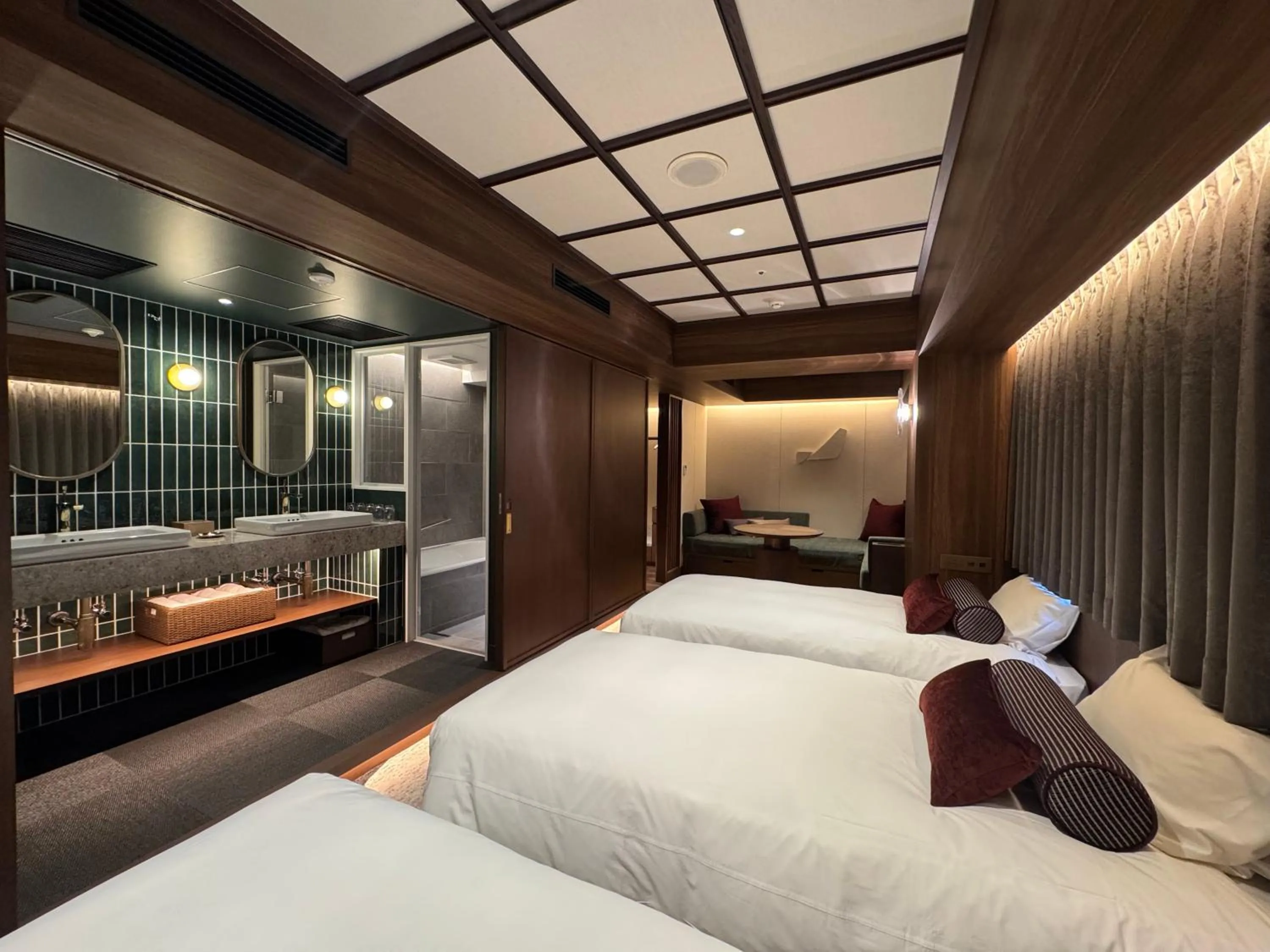 Bedroom, Bed in Hotel Keihan Asakusa