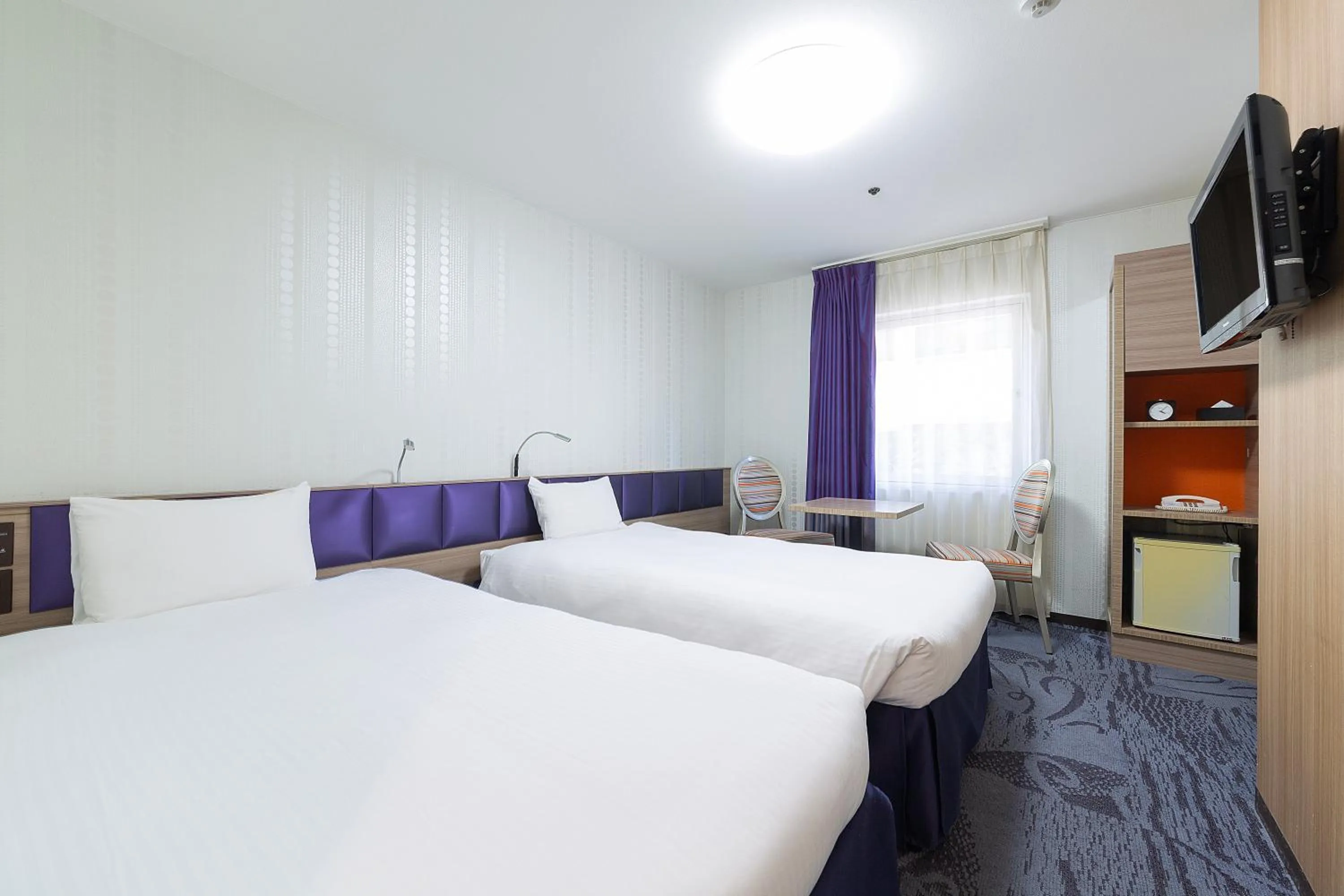 Photo of the whole room, Bed in Hotel Keihan Tenmabashi