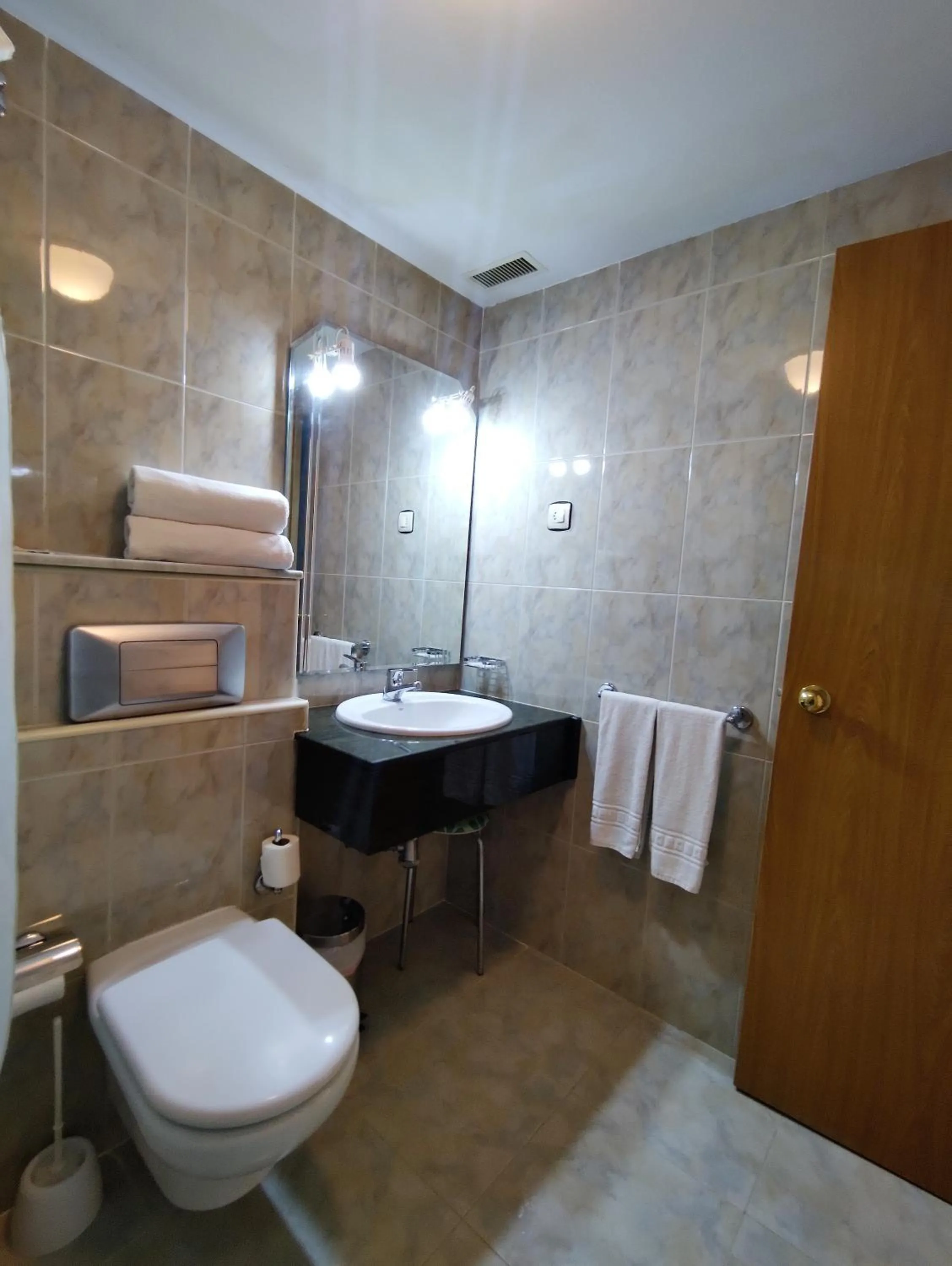 Bathroom in Hotel Ria de Vigo "Tierra de Campos"