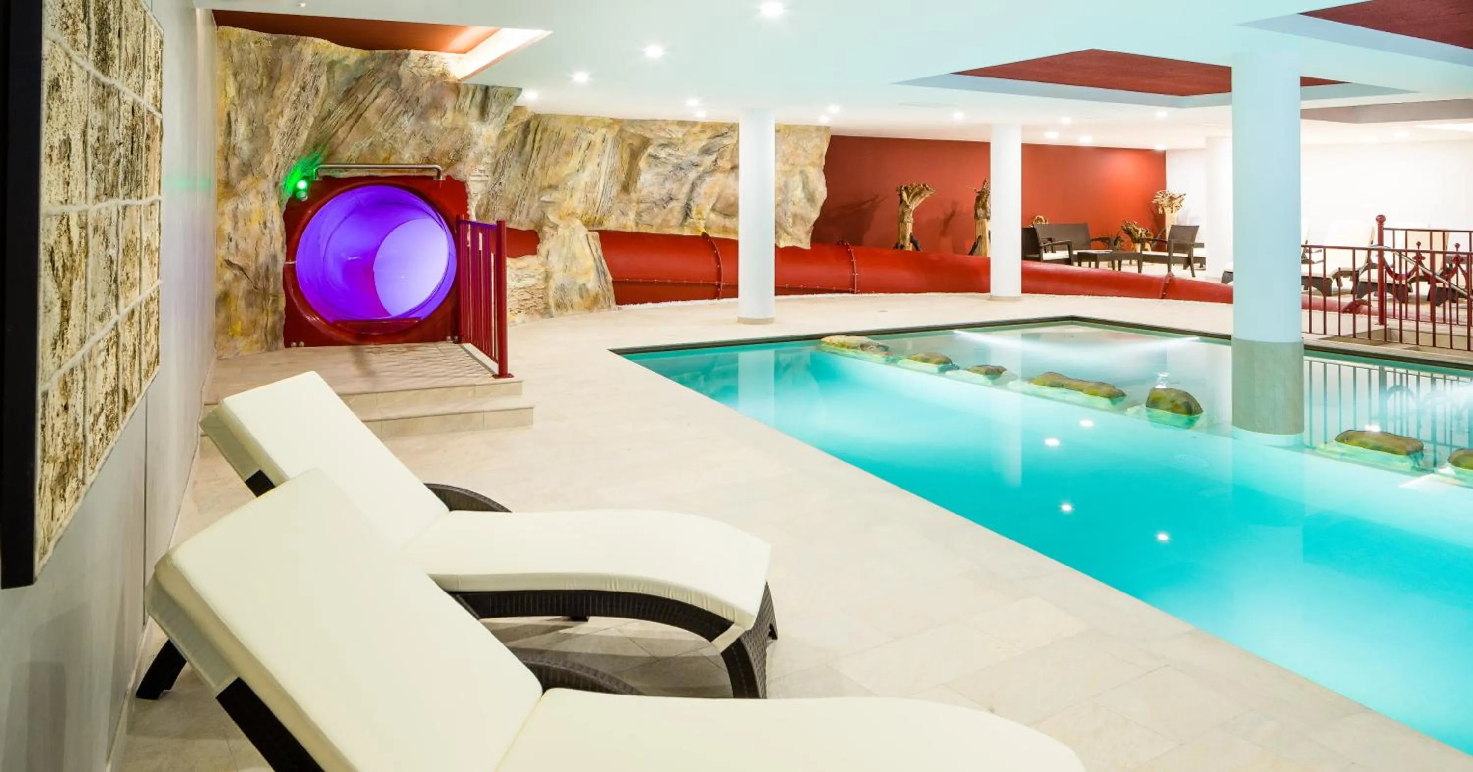 Swimming pool in Hotel Almina