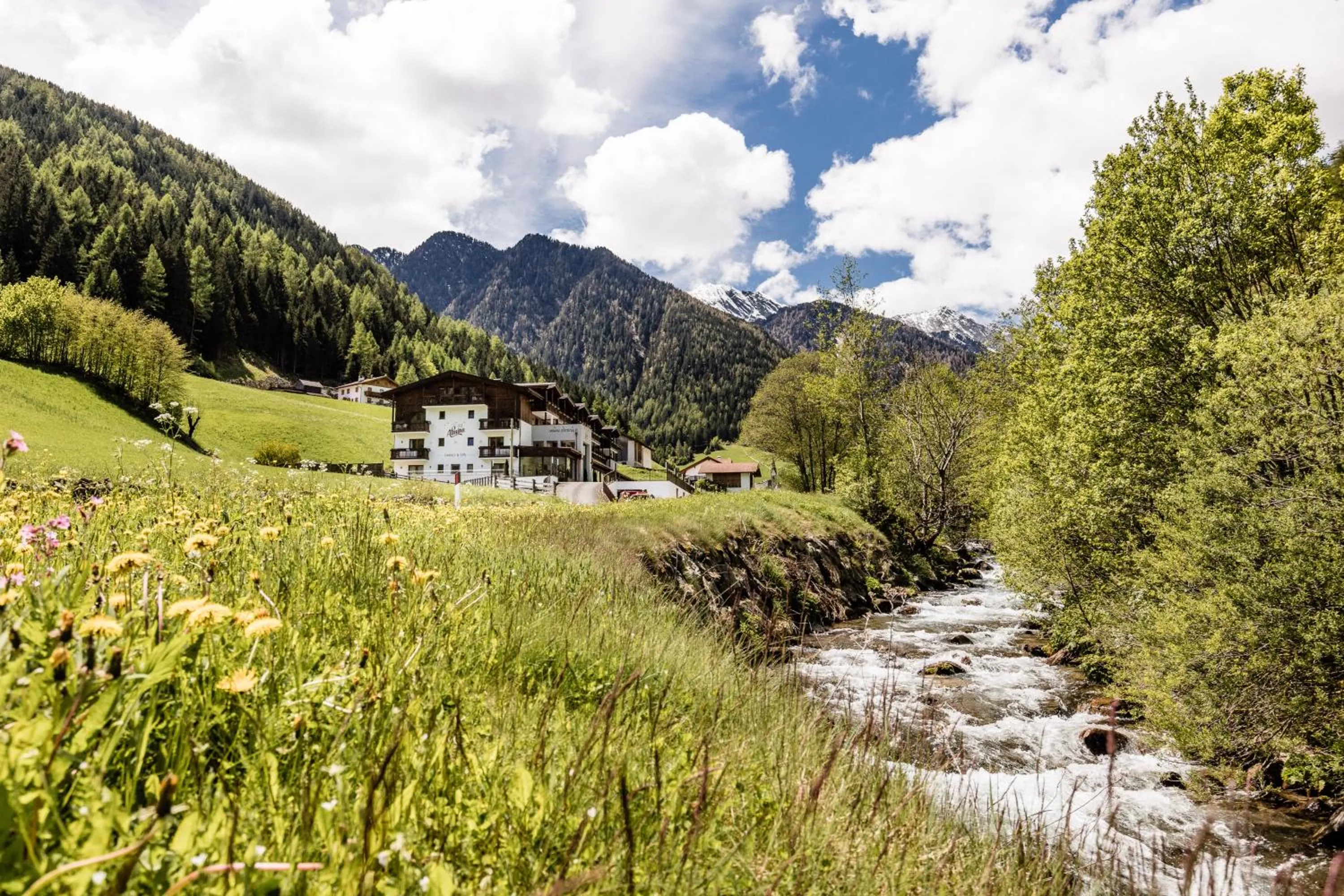 Facade/entrance in Hotel Almina