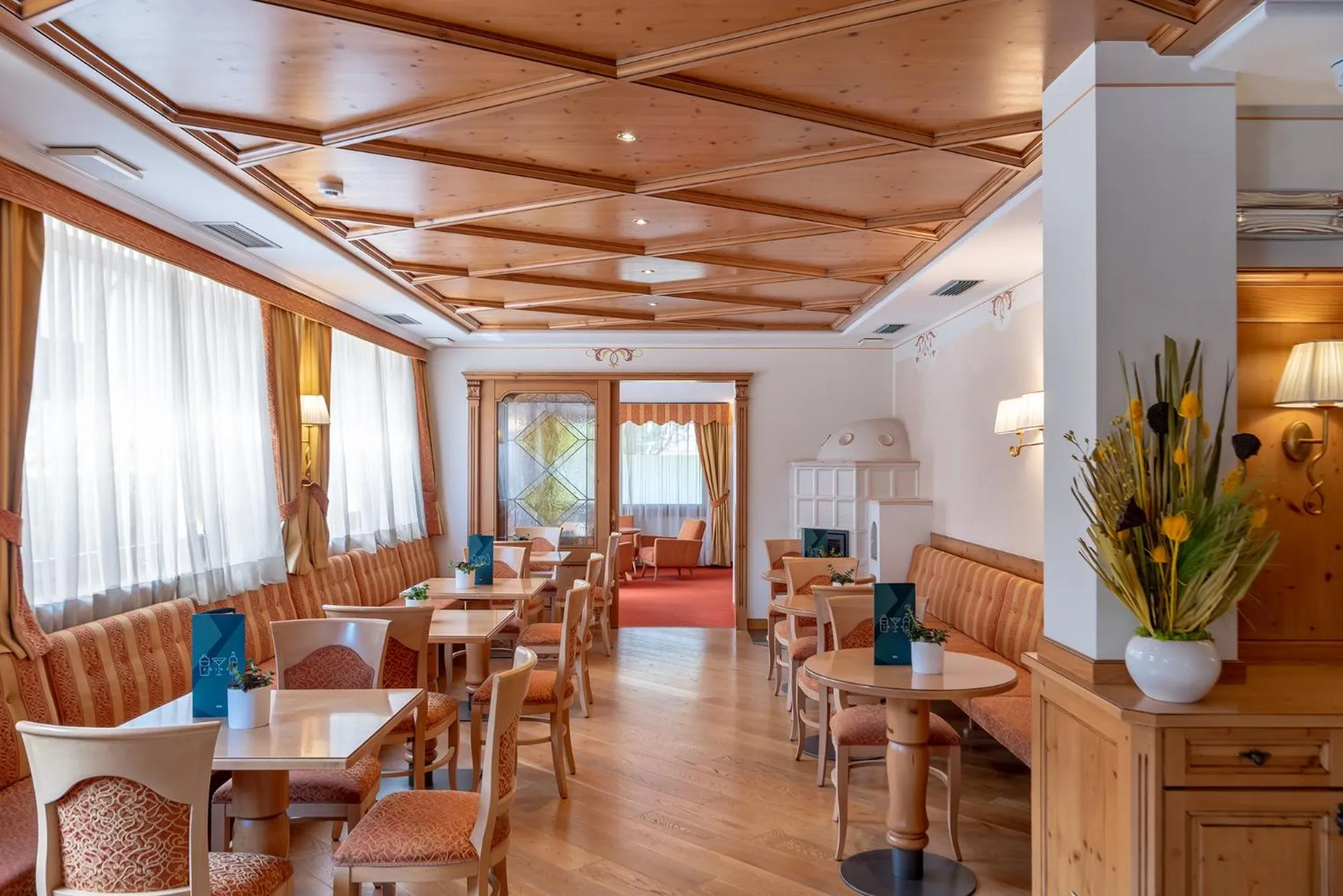 Lounge or bar in Beverly Alps Hotel & Spa