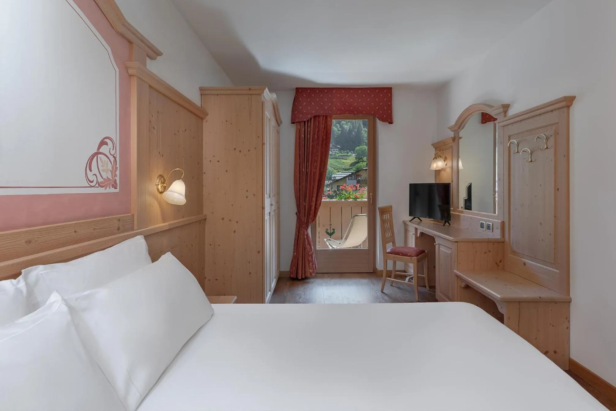 Bedroom, Bed in Beverly Alps Hotel & Spa