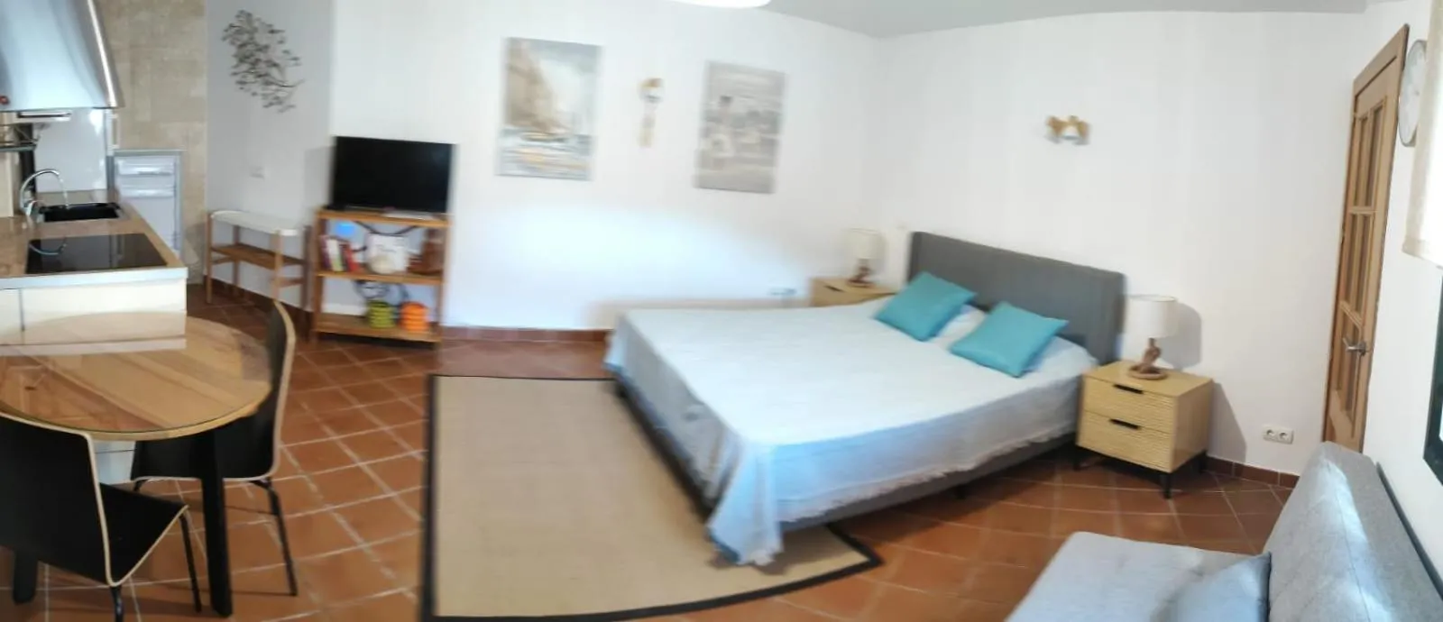 Photo of the whole room, Bed in Biznaga Hols