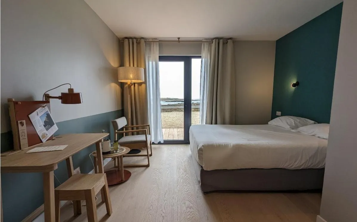 Bed in Logis le Castel Ac'h