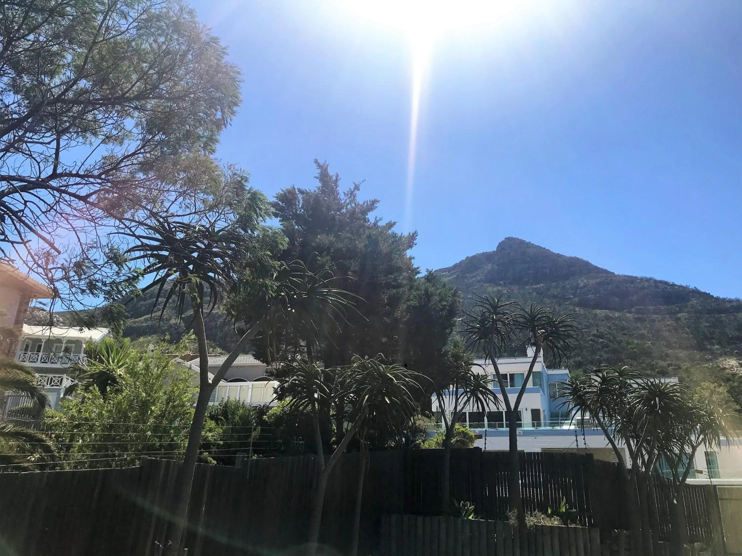 Mountain view in Hout Bay Breeze Guest House
