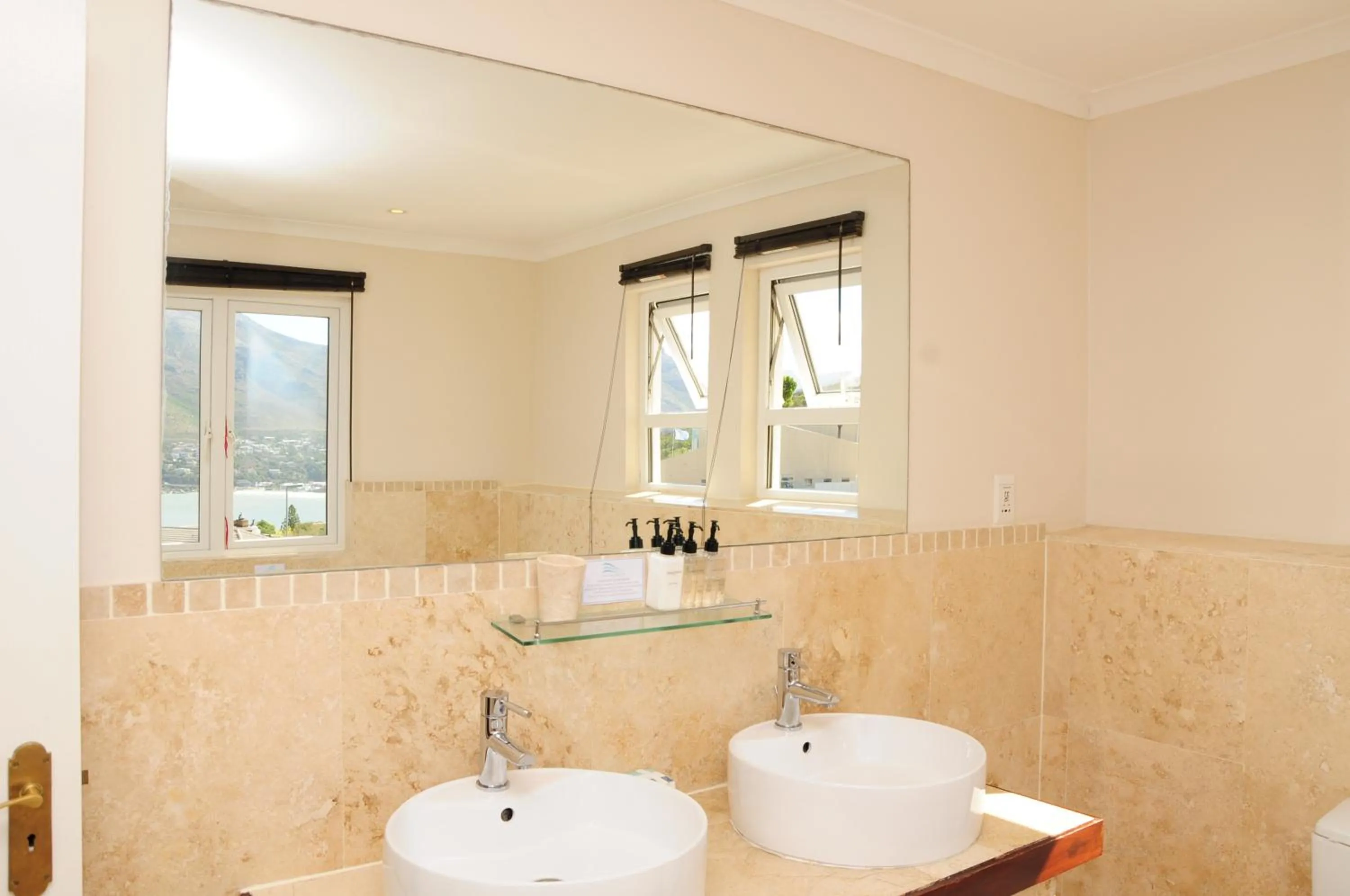 Bathroom in Hout Bay Breeze Guest House