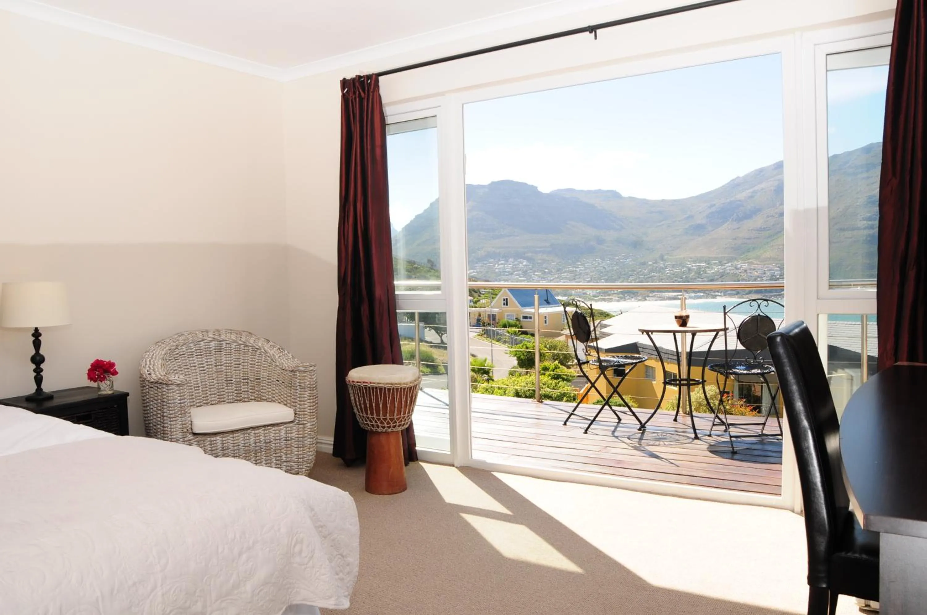 Balcony/Terrace, Bed in Hout Bay Breeze Guest House