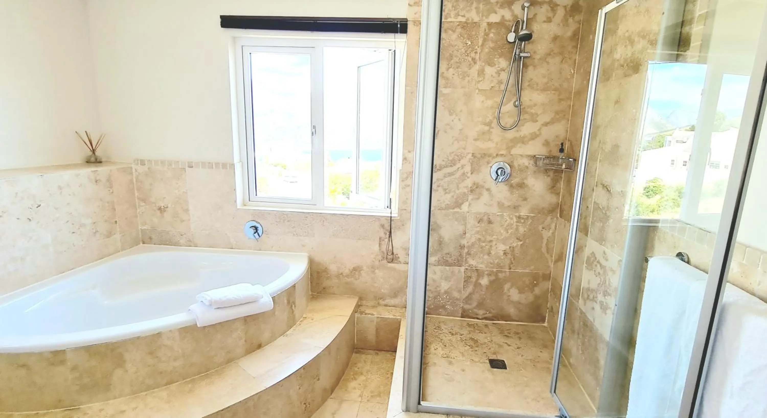 Hout Bay Breeze Guest House