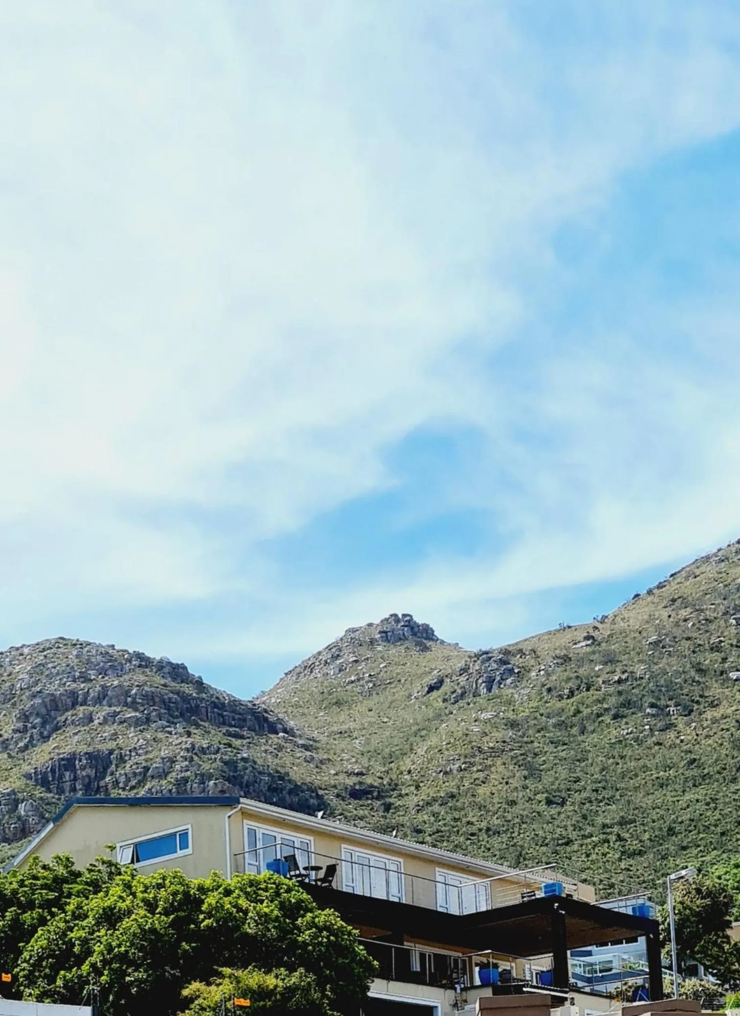 Mountain view in Hout Bay Breeze Guest House