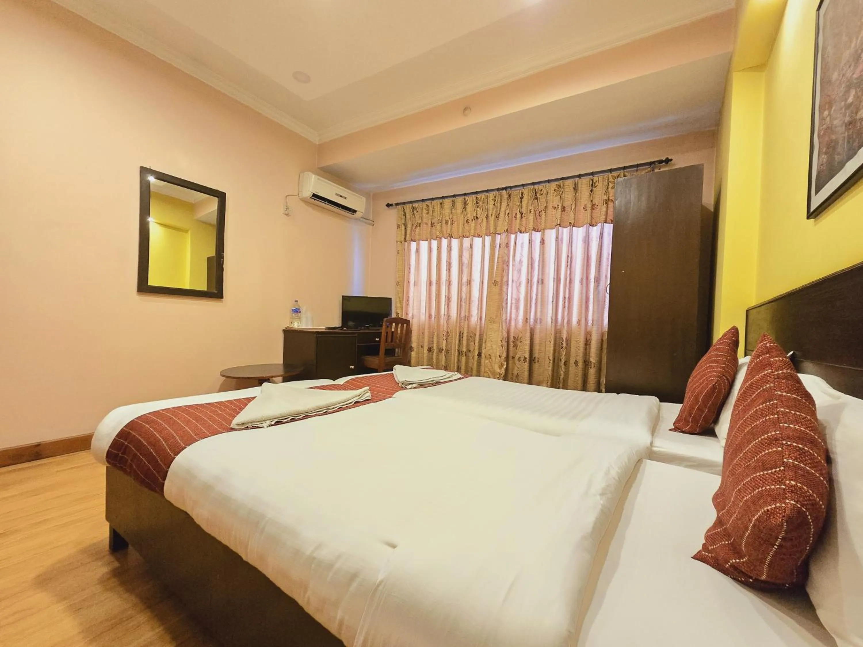 Bedroom, Bed in Cascade Hotel Kathmandu