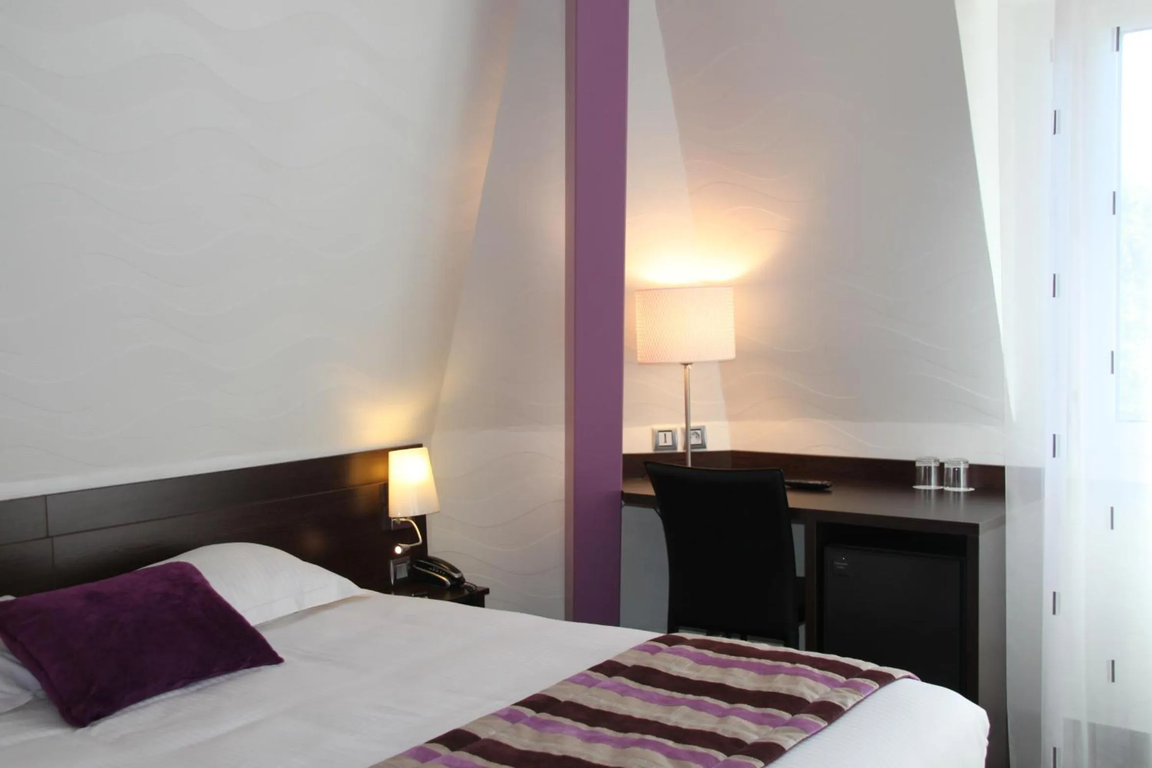 Bedroom, Bed in Brit Hotel Belfort Centre-Le Boreal