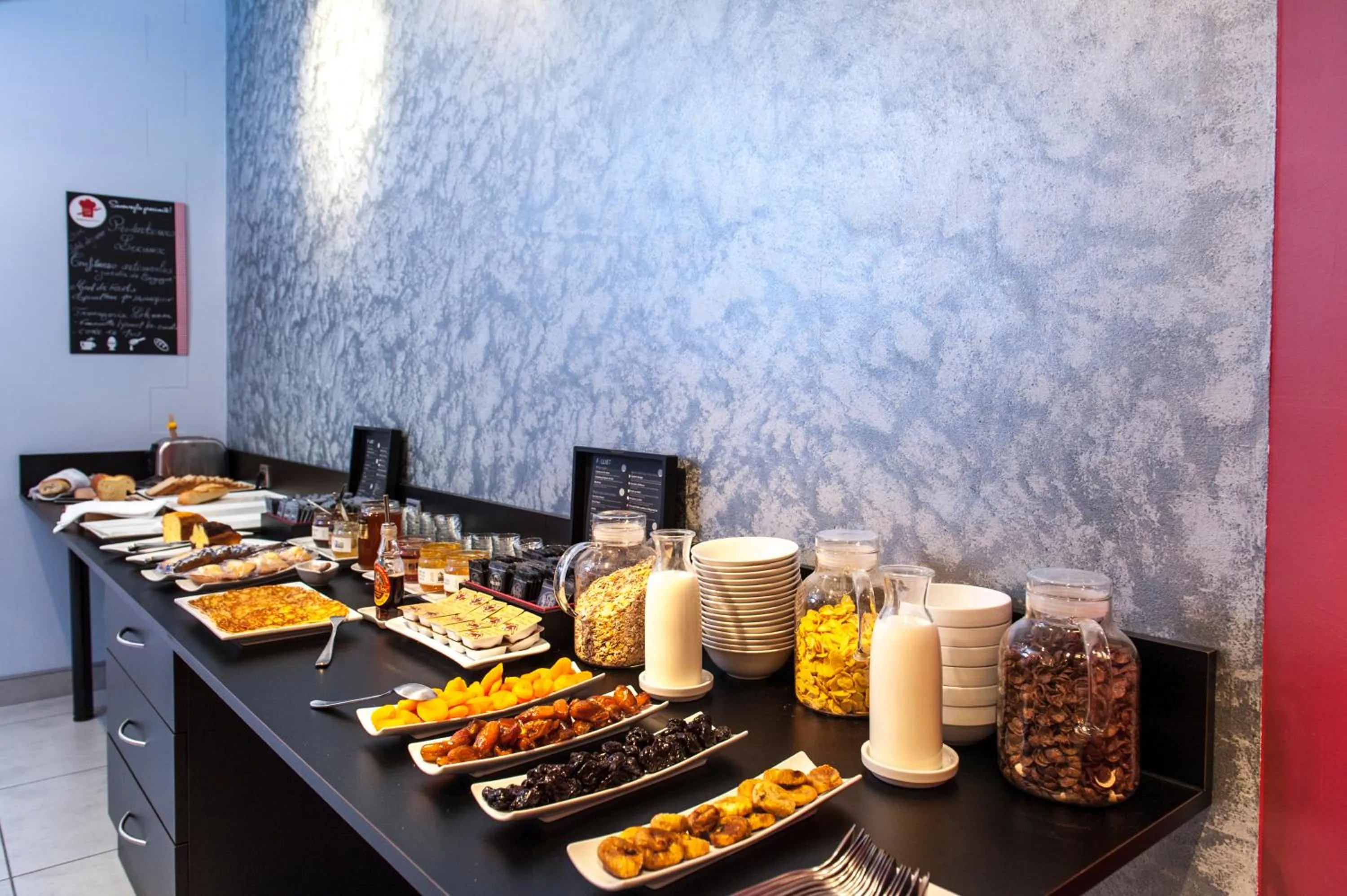 Breakfast in Brit Hotel Belfort Centre-Le Boreal