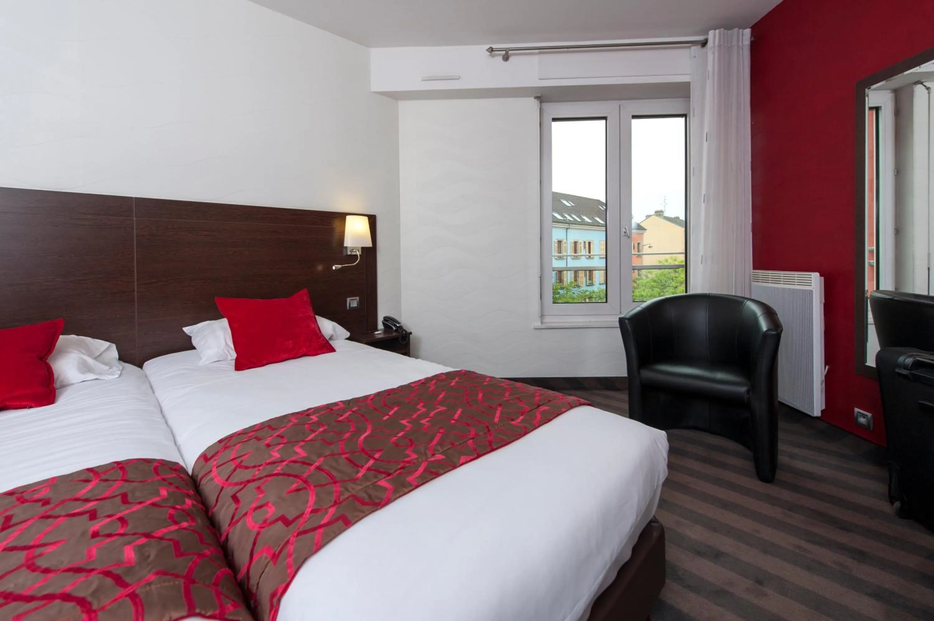 Bedroom, Bed in Brit Hotel Belfort Centre-Le Boreal