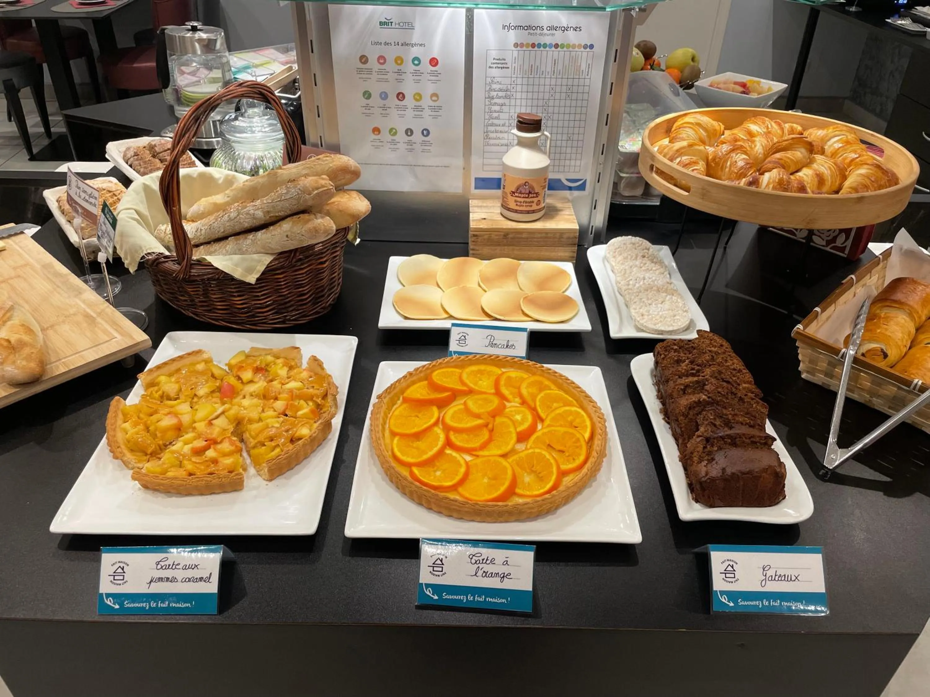 Breakfast in Brit Hotel Belfort Centre-Le Boreal