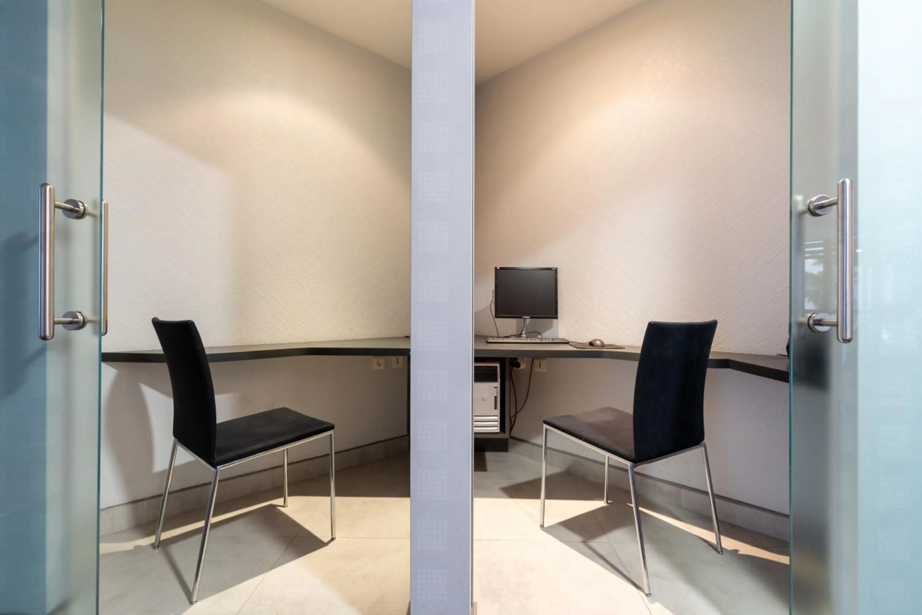 Seating area in Brit Hotel Belfort Centre-Le Boreal