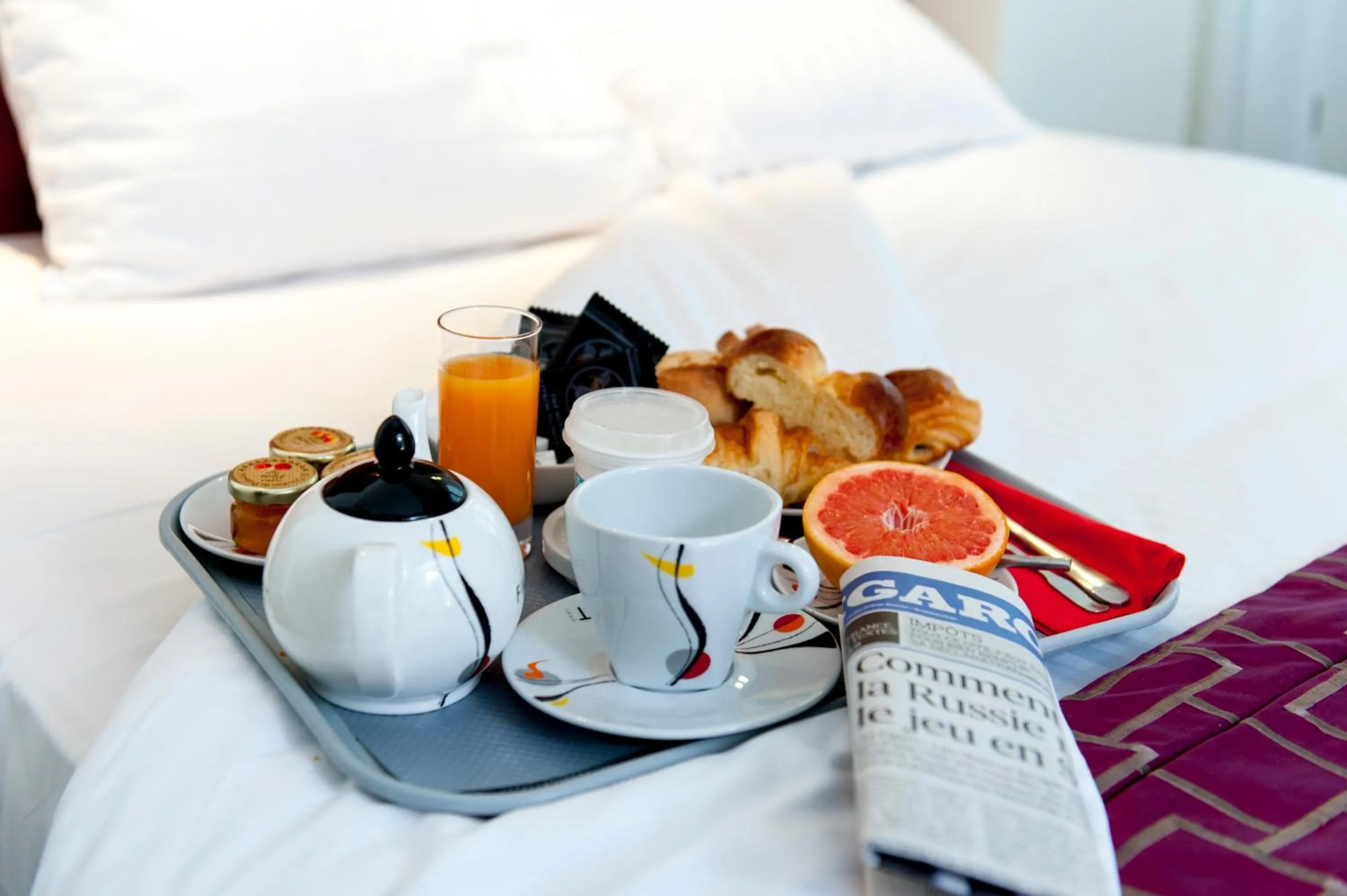 Breakfast, Bed in Brit Hotel Belfort Centre-Le Boreal