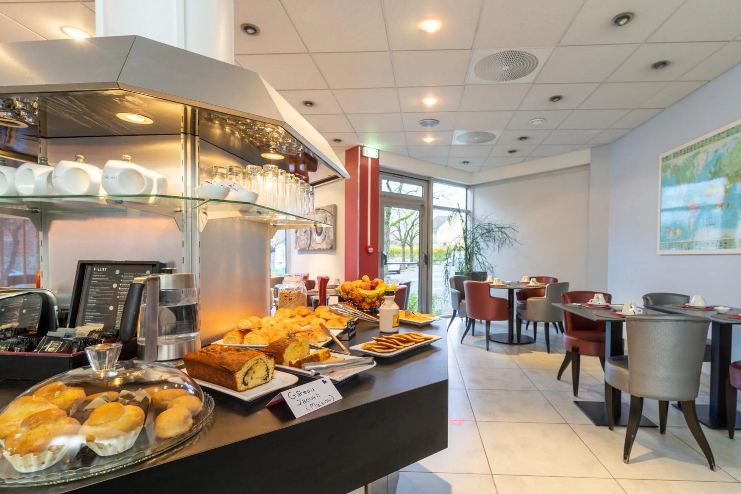 Breakfast in Brit Hotel Belfort Centre-Le Boreal