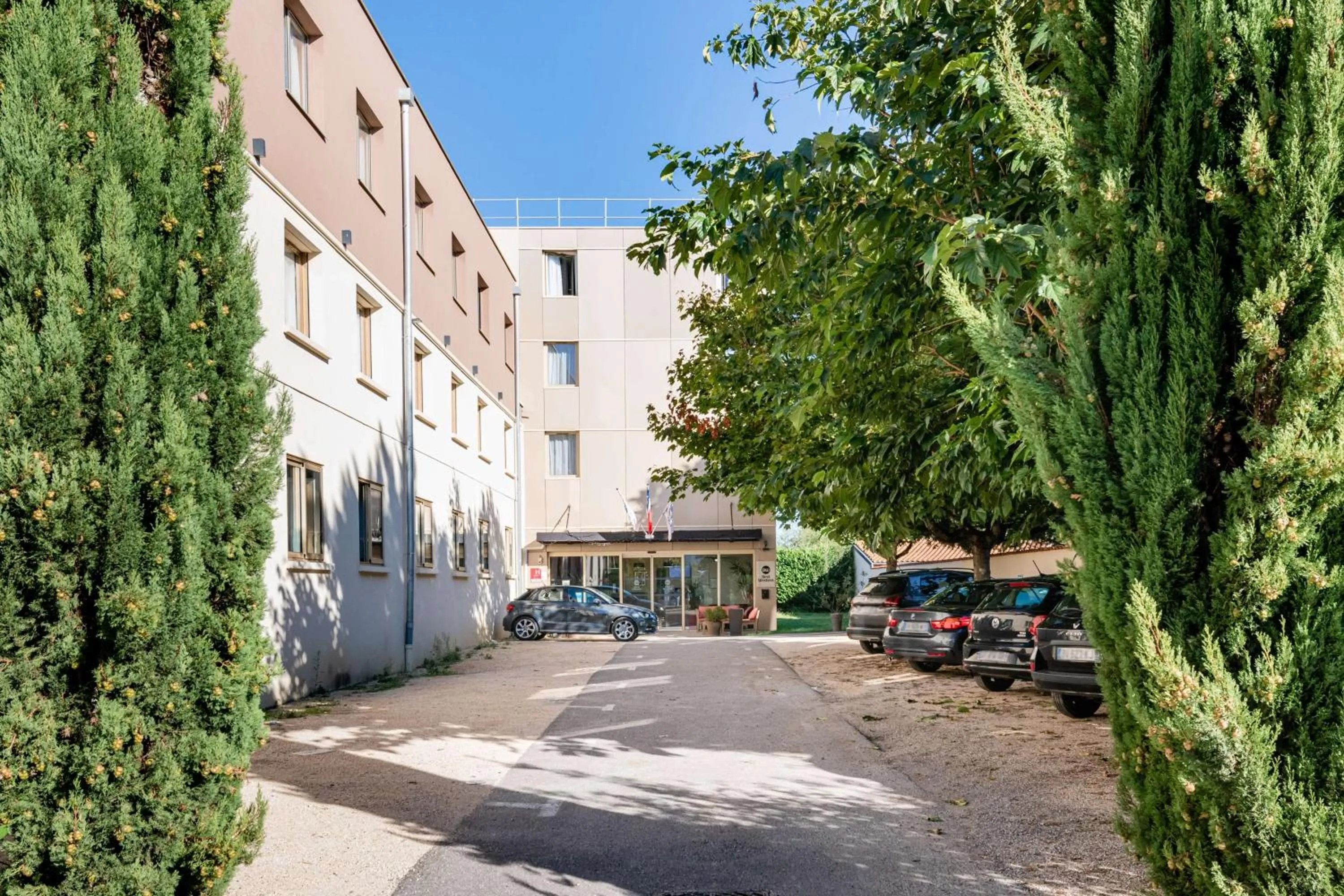 Property building in Best Western Hôtel des Barolles - Lyon Sud
