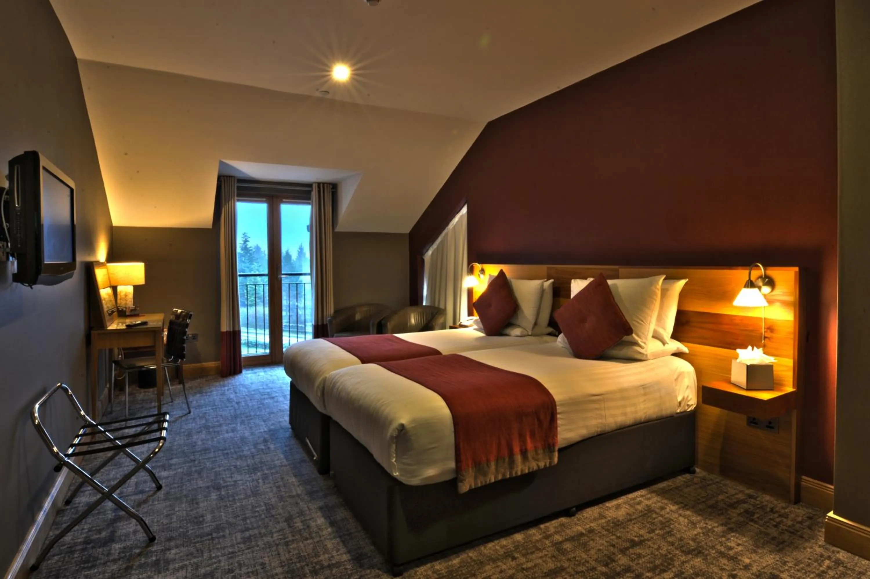 Bed in The Inn on Loch Lomond