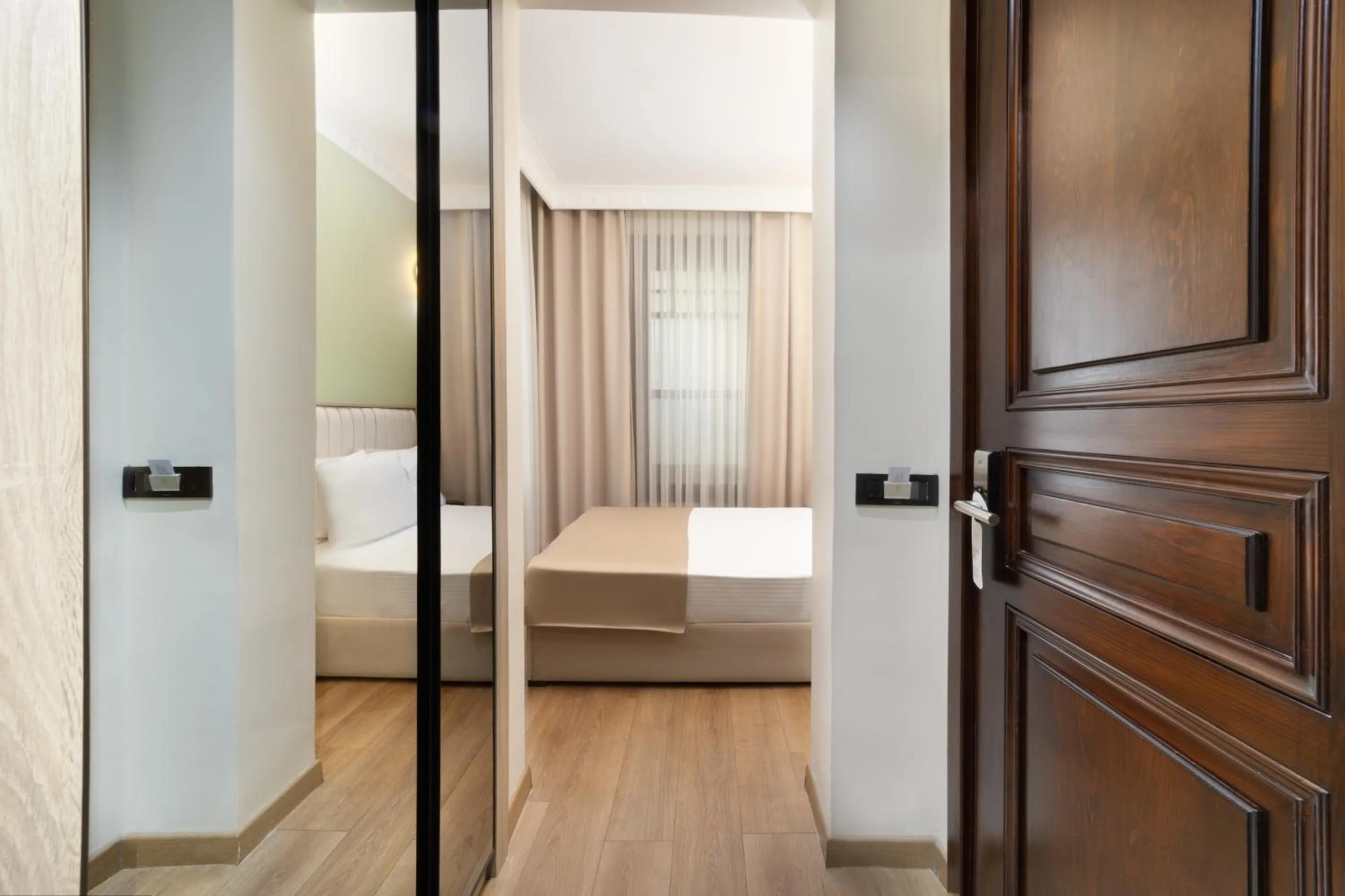 Photo of the whole room, Bed in Atik Palas Hotel