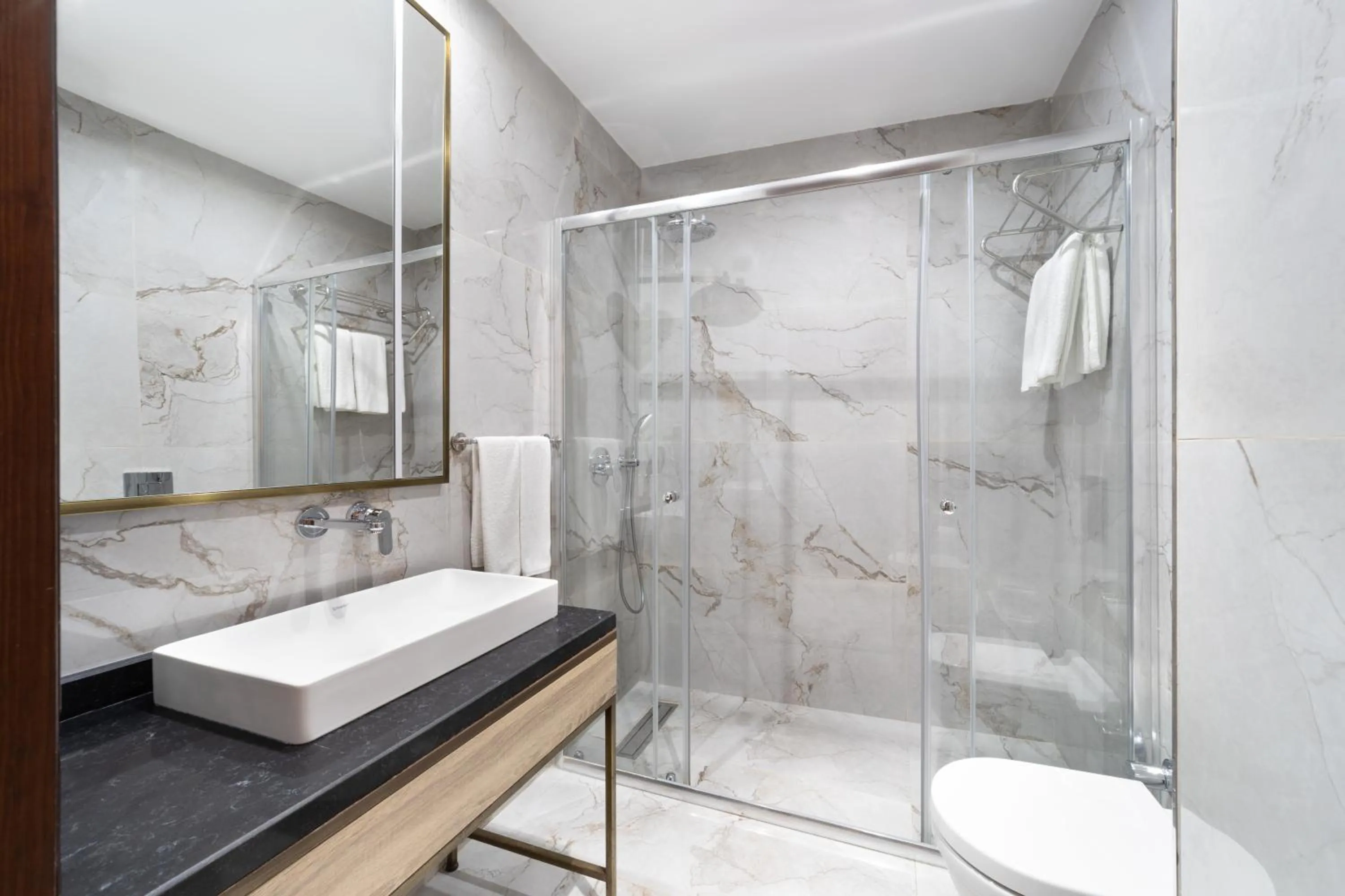 Shower in Atik Palas Hotel