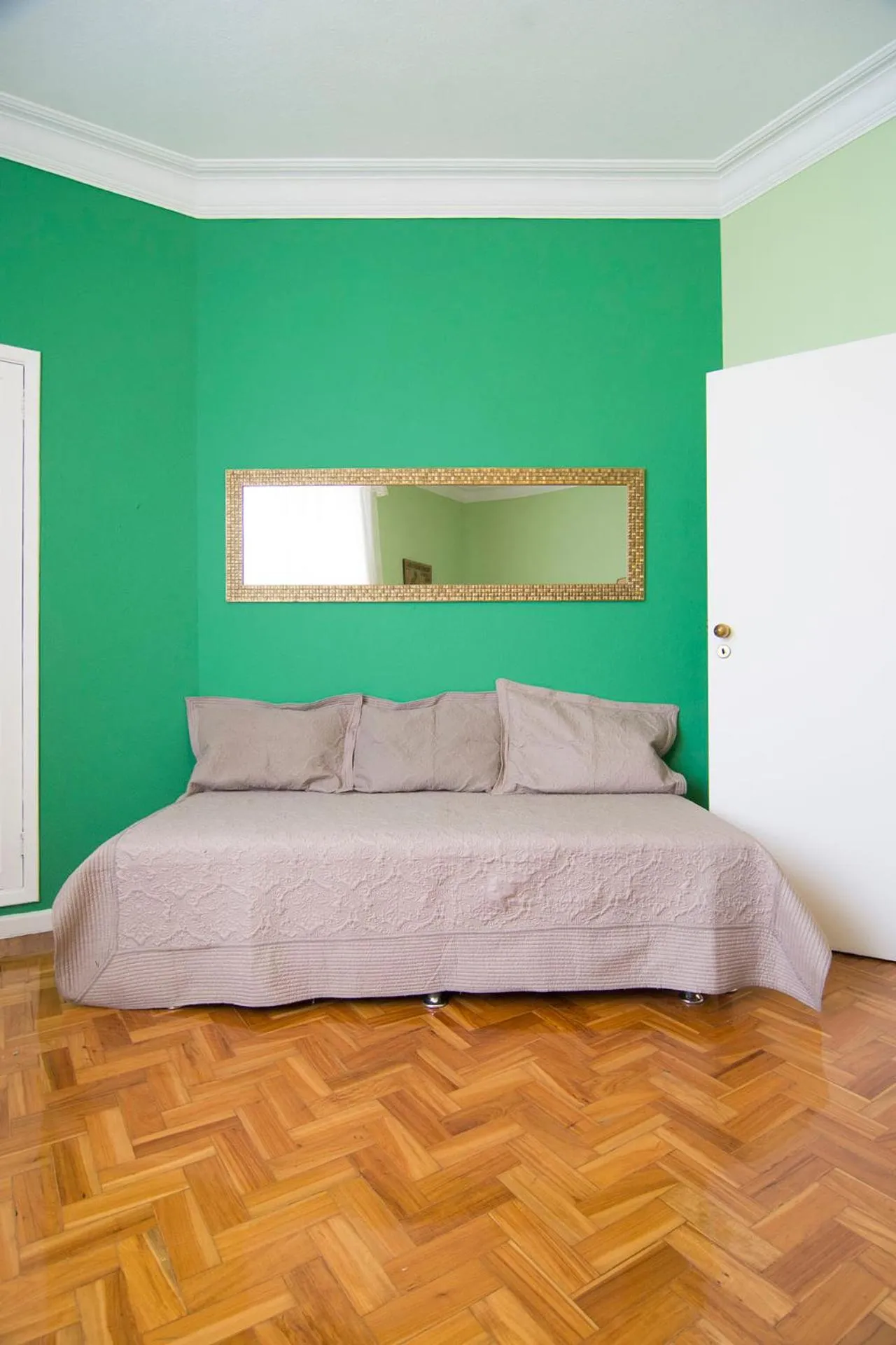 Bed in Flat Imperador