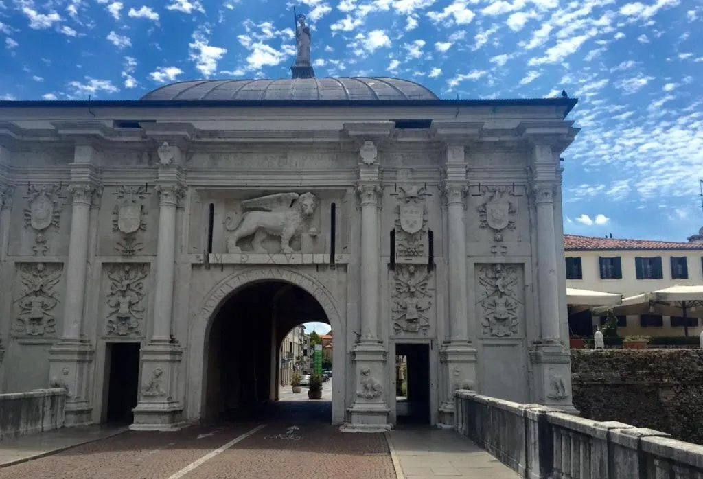 Property building in Locanda San Tomaso