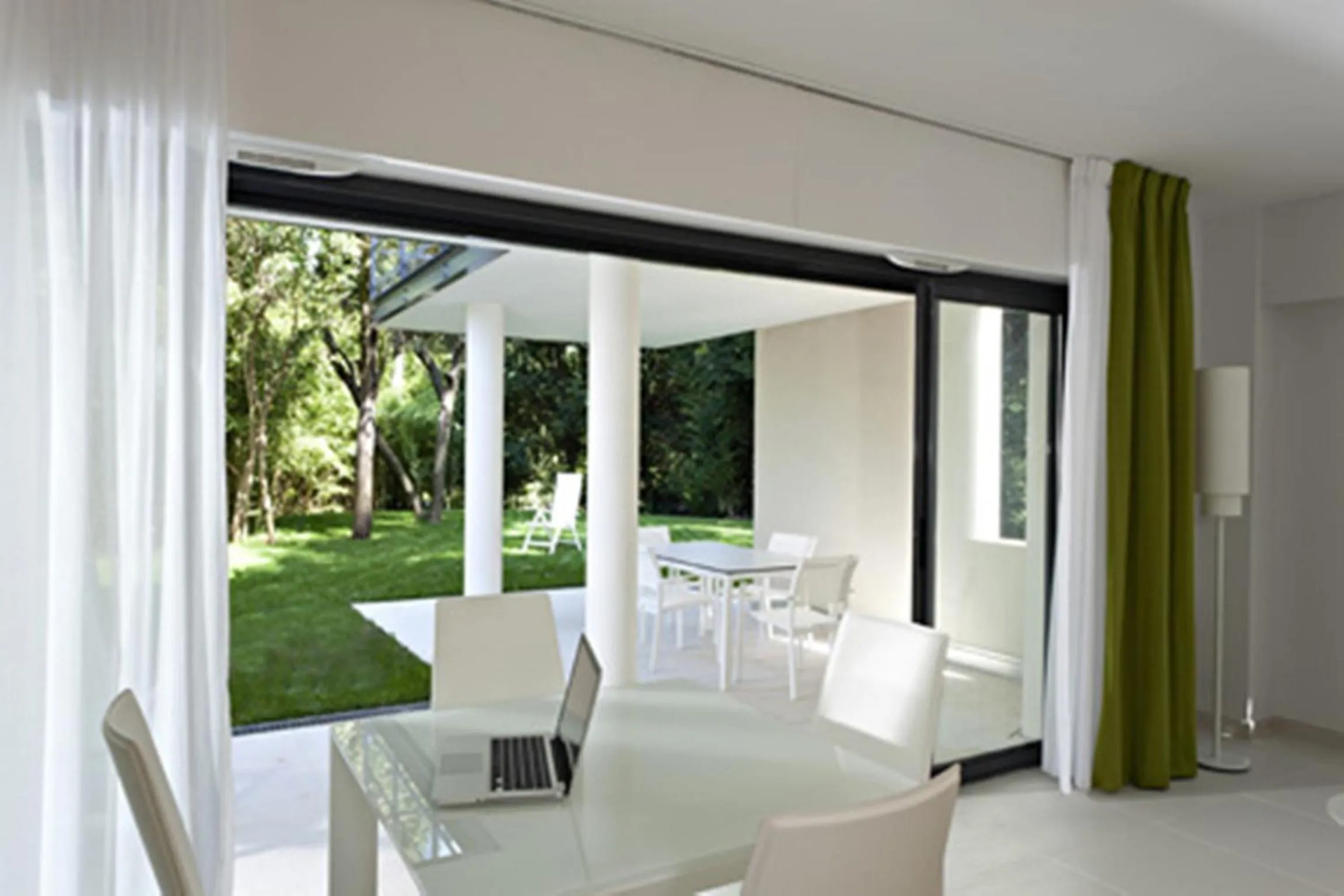 Dining area in Arthur Properties - Montfleury