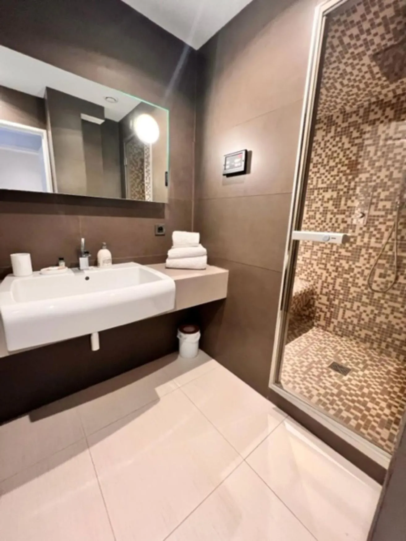 Shower in Arthur Properties - Montfleury