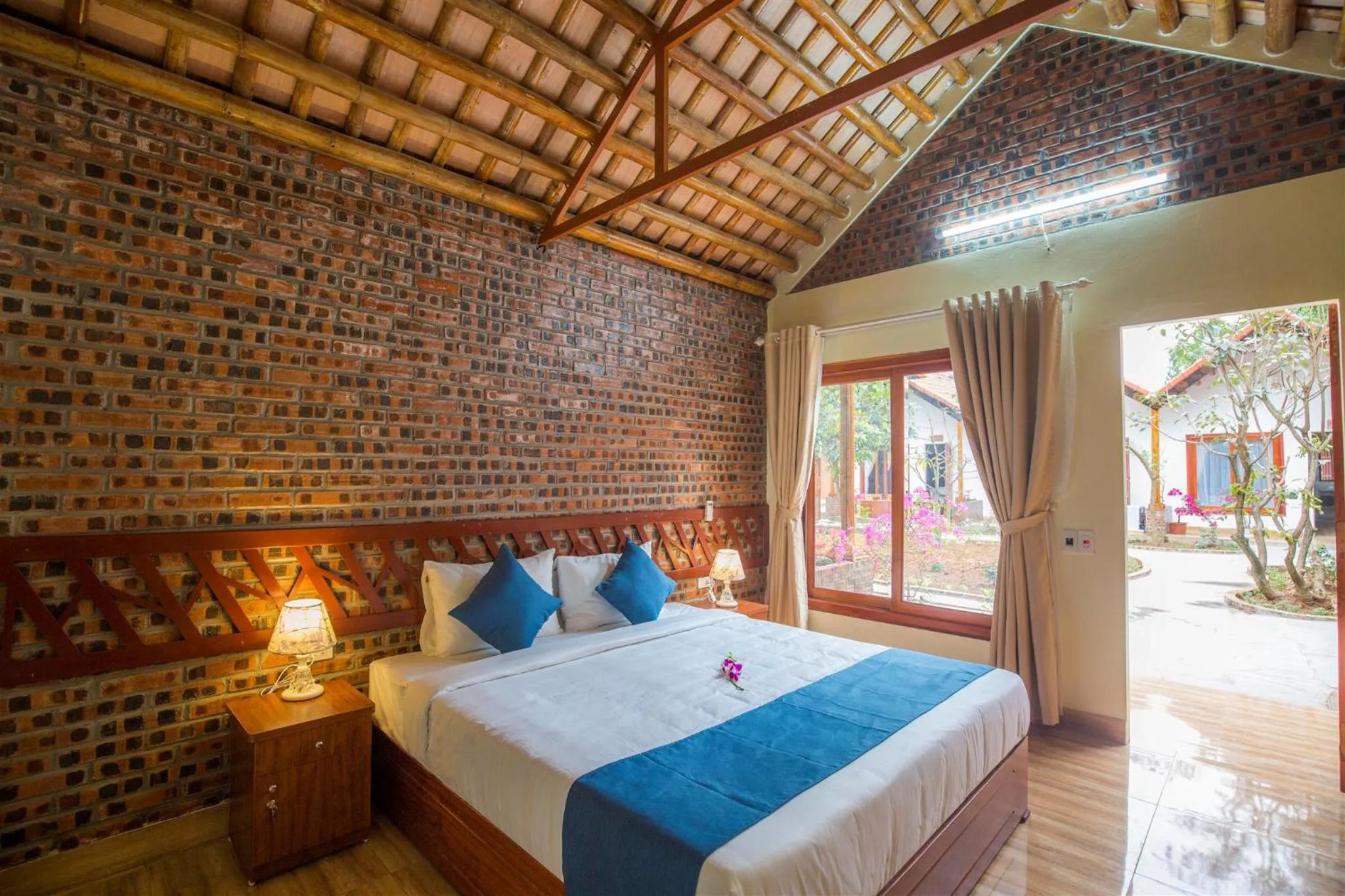 Bed in Tam Coc Serene Bungalow