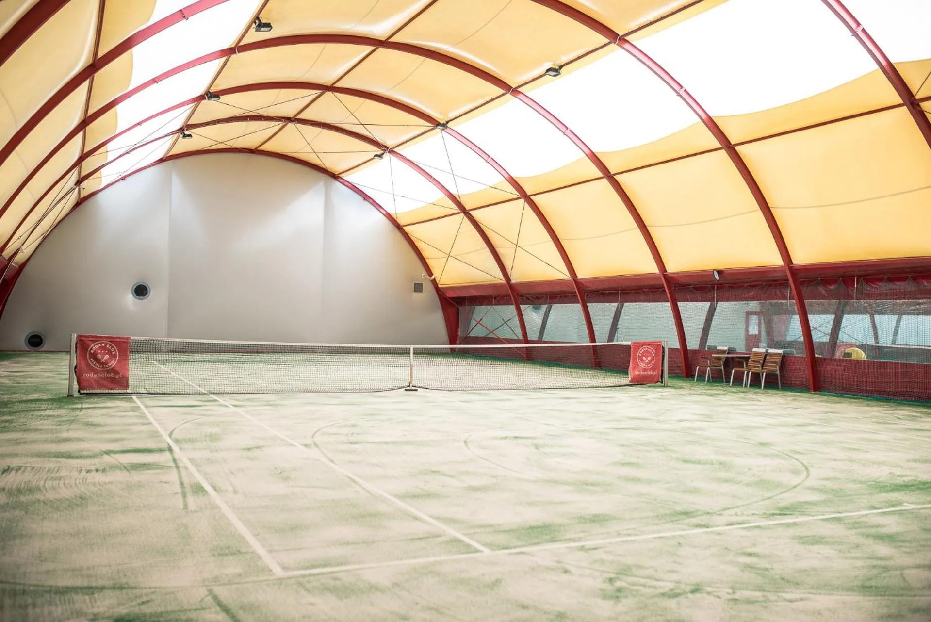 Tennis court in Hotel Rodan