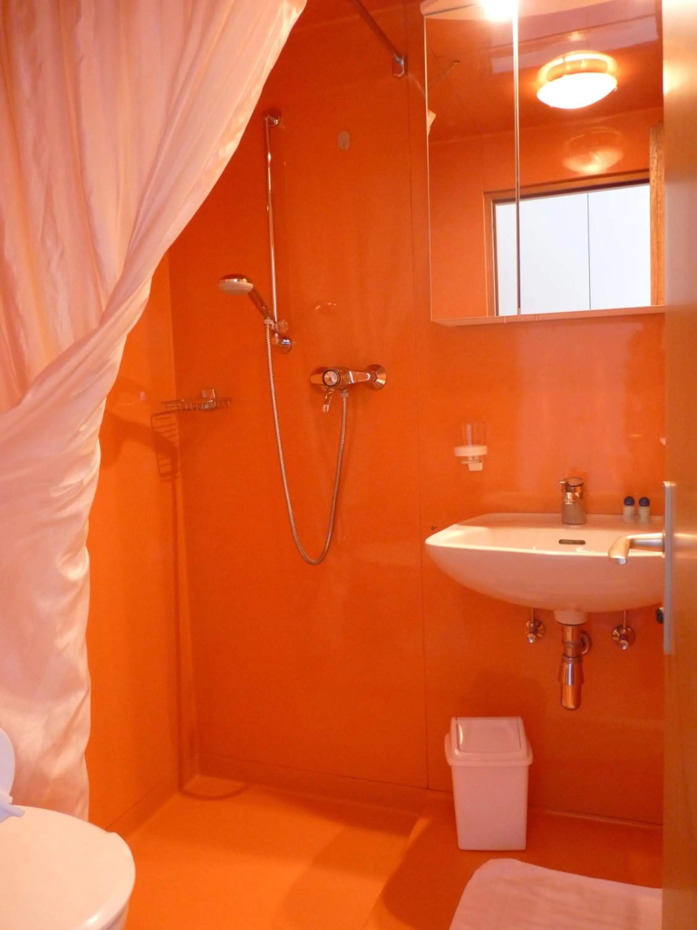 Bathroom in Gasthof Albergo Kreuzwirt