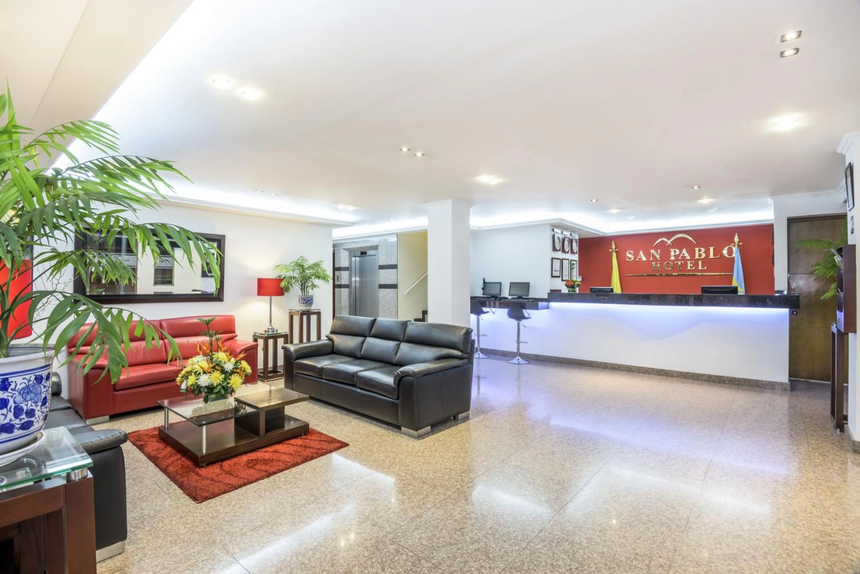 Lobby or reception in Hotel San Pablo