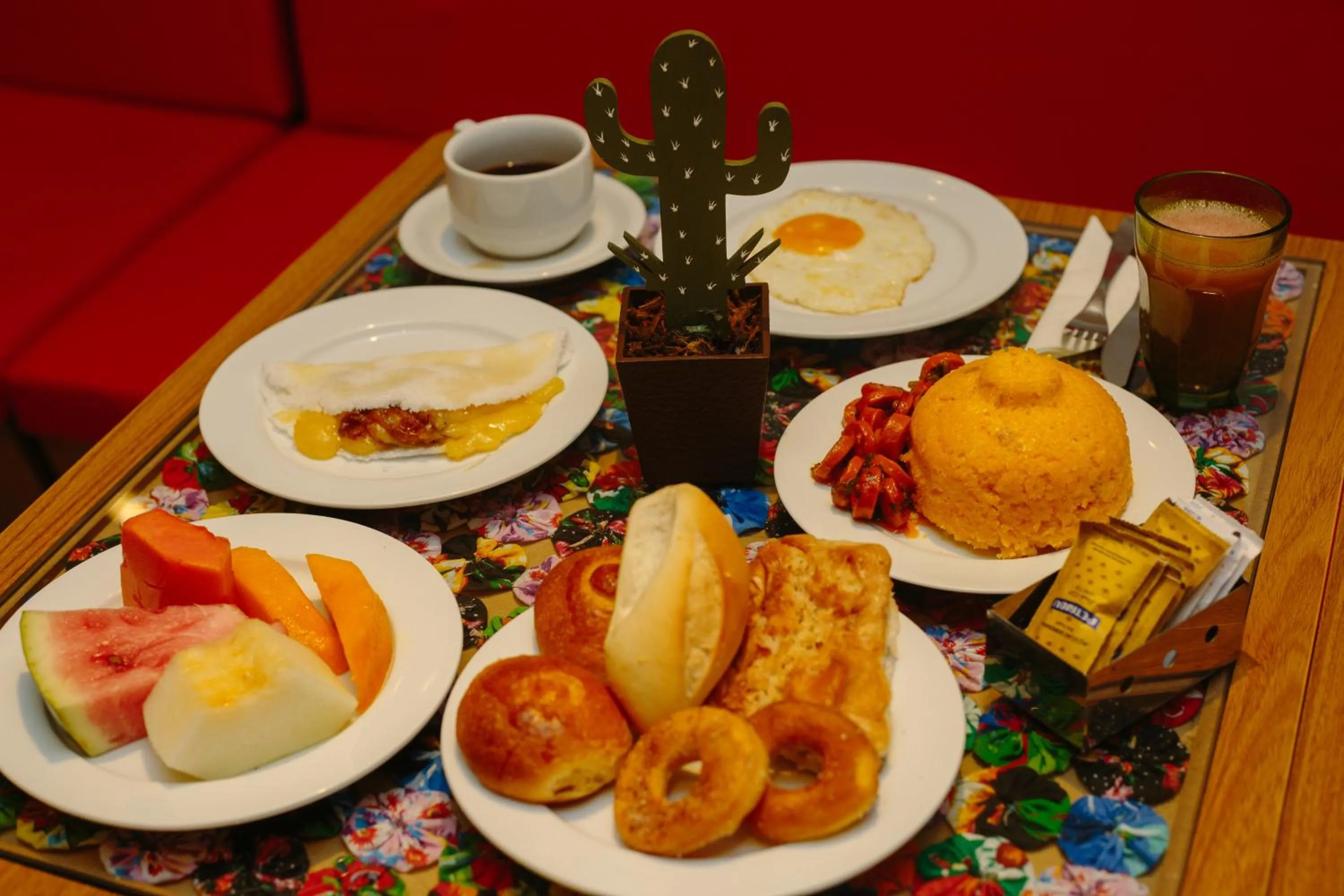 Buffet breakfast in ibis Styles Campina Grande