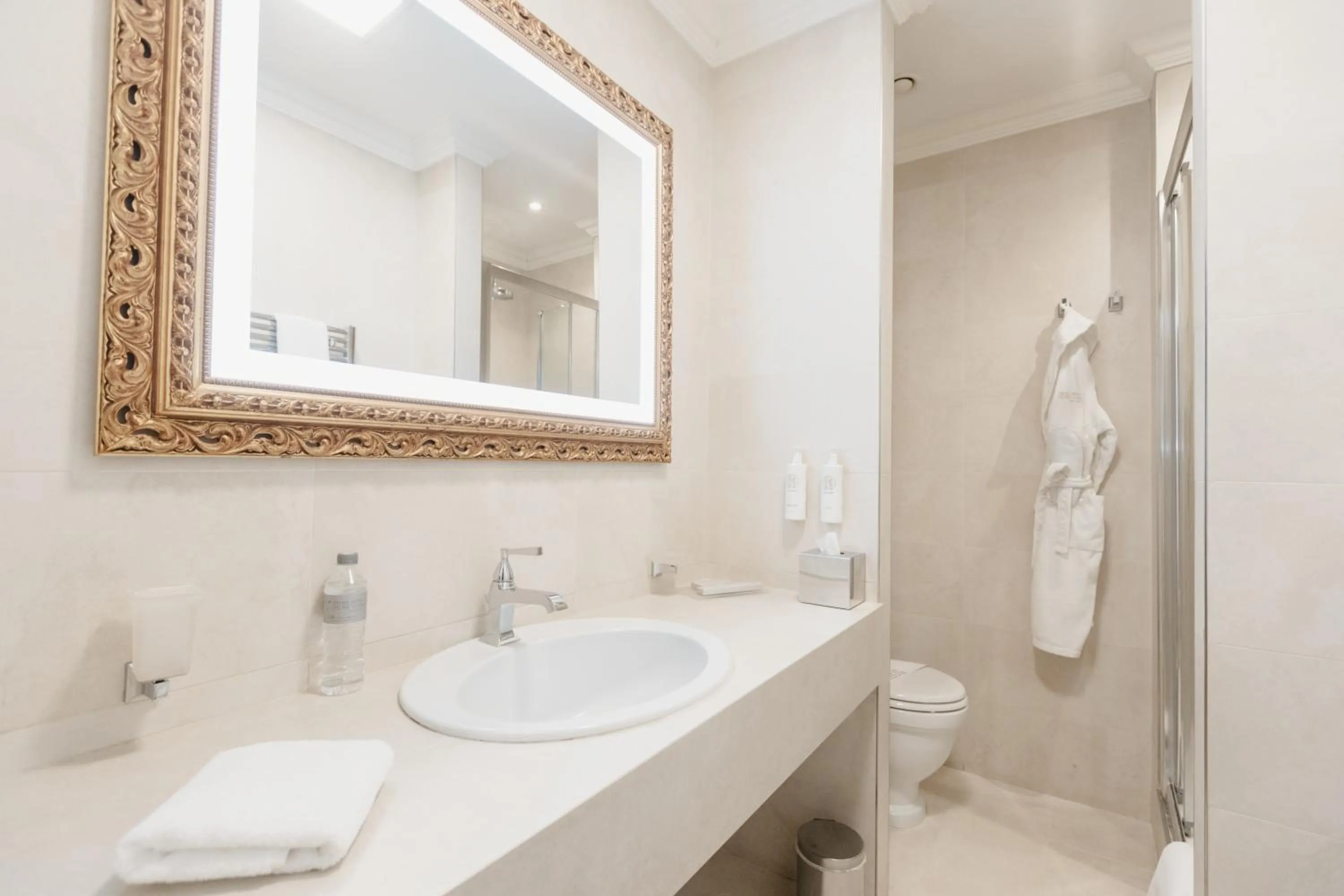 Bathroom in Grand Hotel Yerevan - Small Luxury Hotels of the World