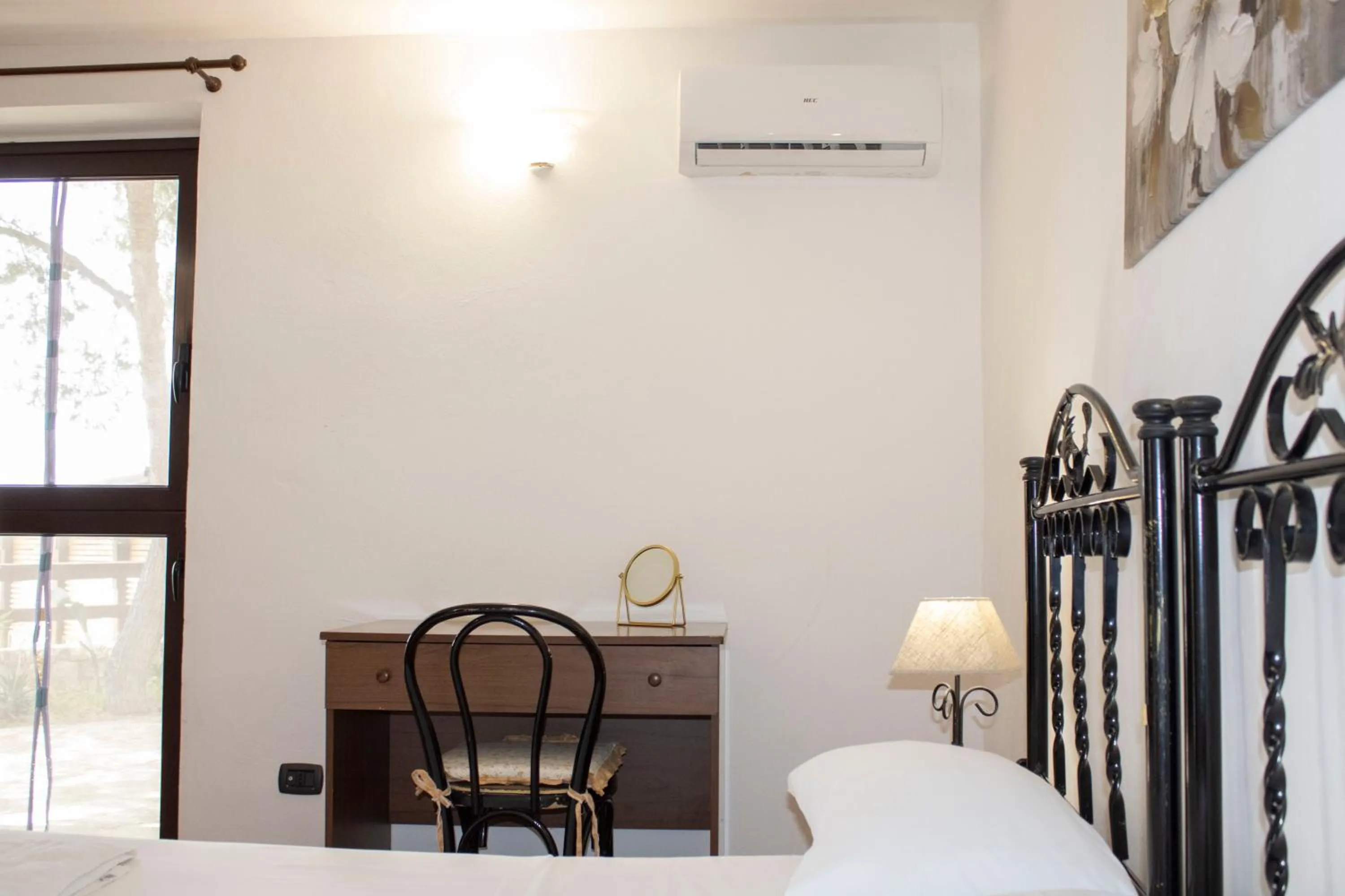 Bedroom, Bed in Agriturismo Bellajo - Ville Rustiche con Piscina