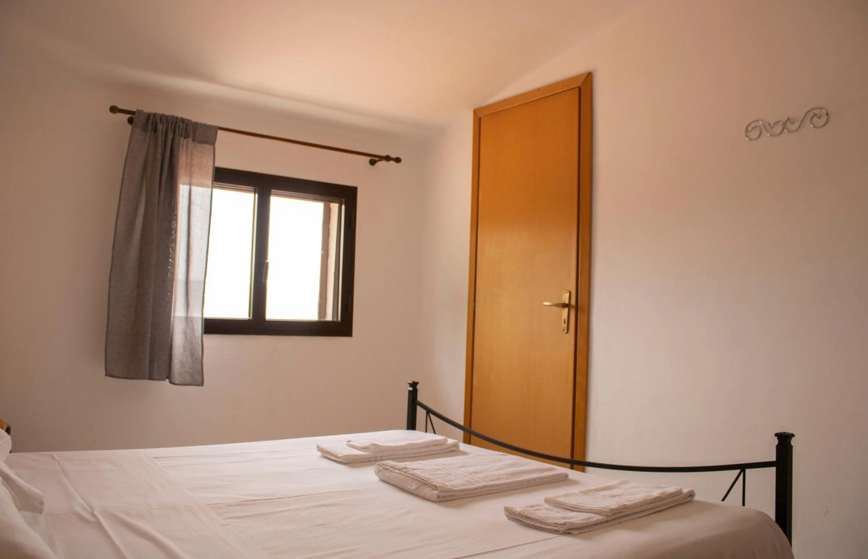 Bedroom, Bed in Agriturismo Bellajo - Ville Rustiche con Piscina