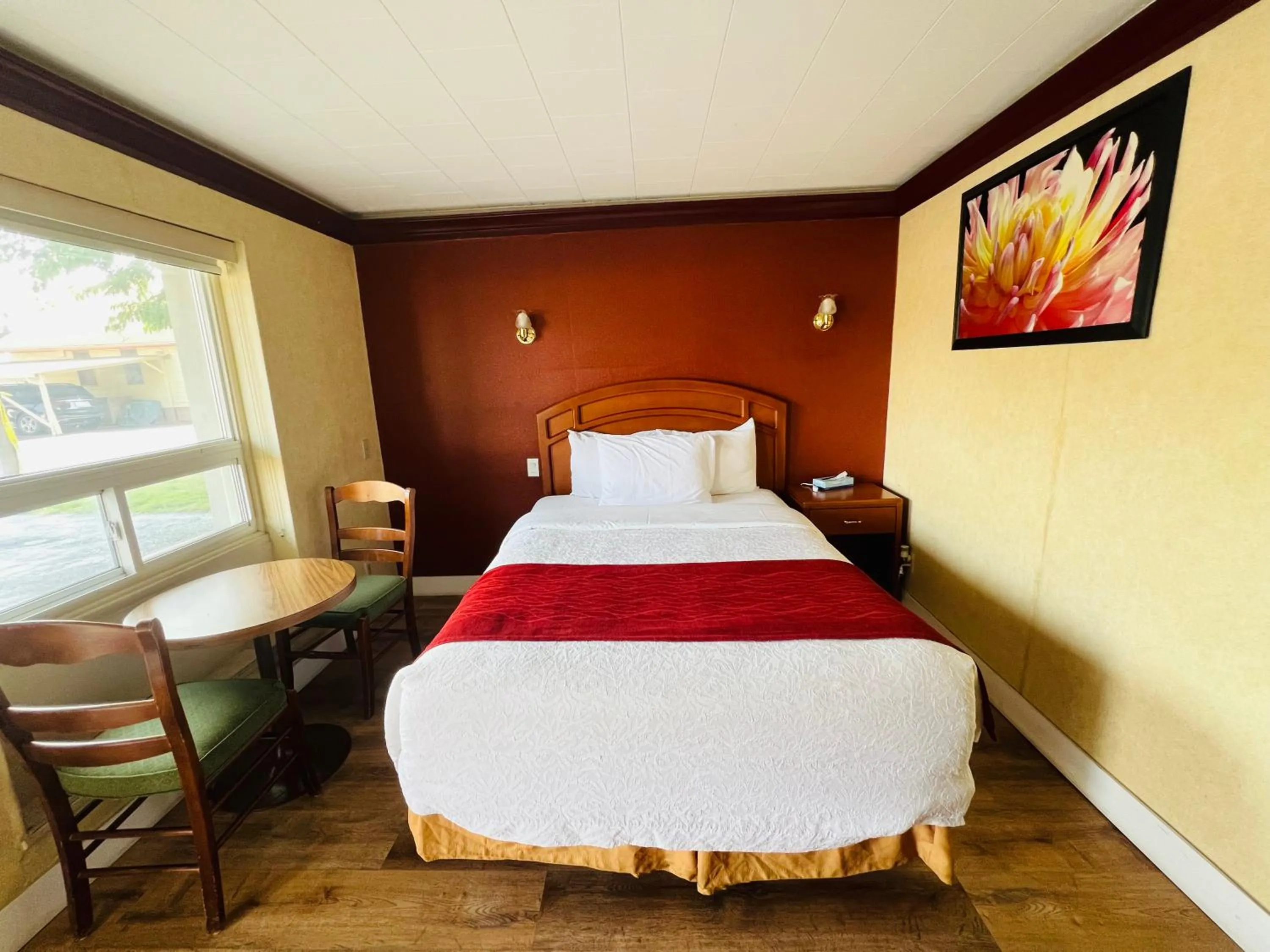 Bed in Bestway Motel