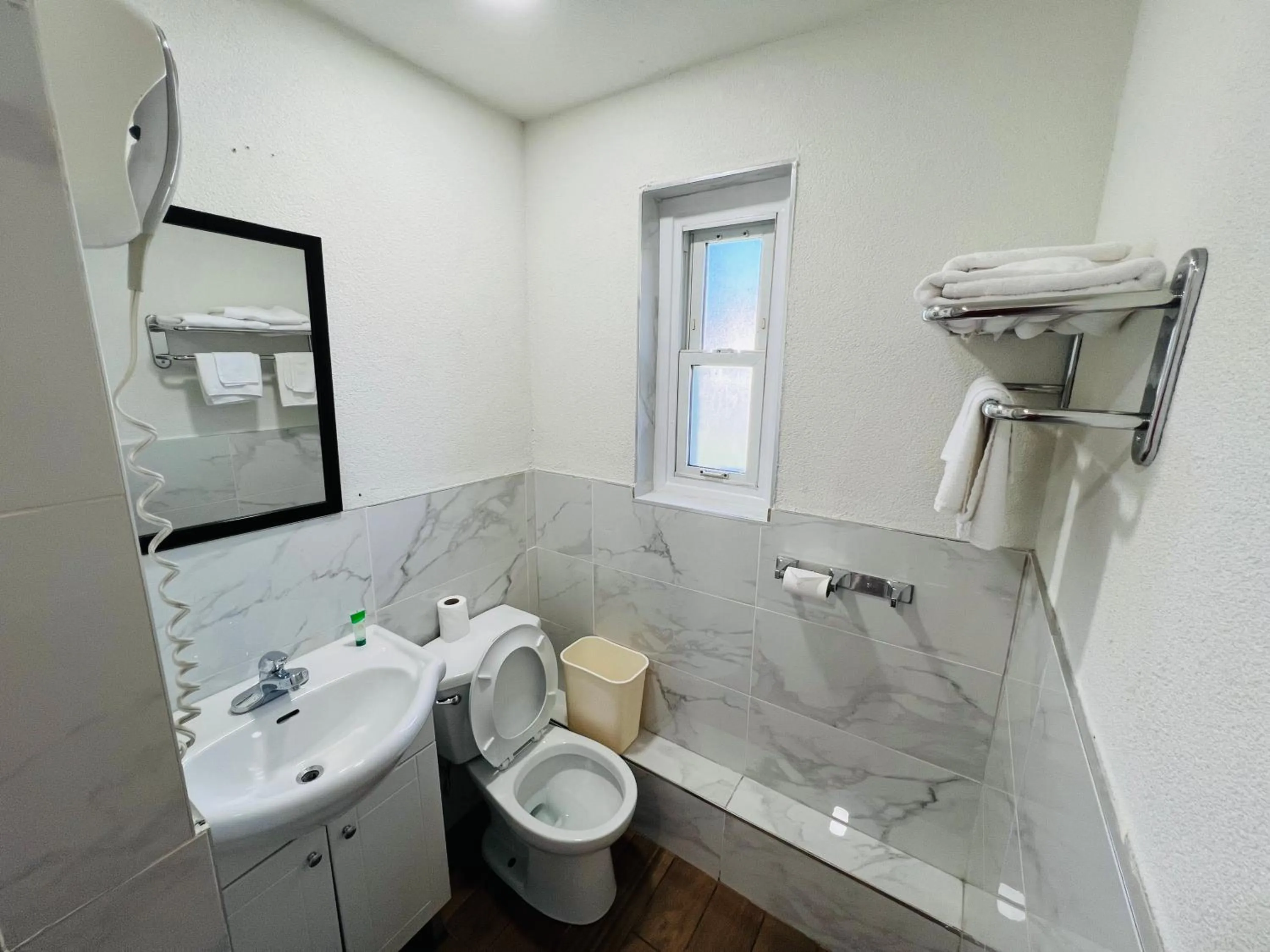 Toilet in Bestway Motel