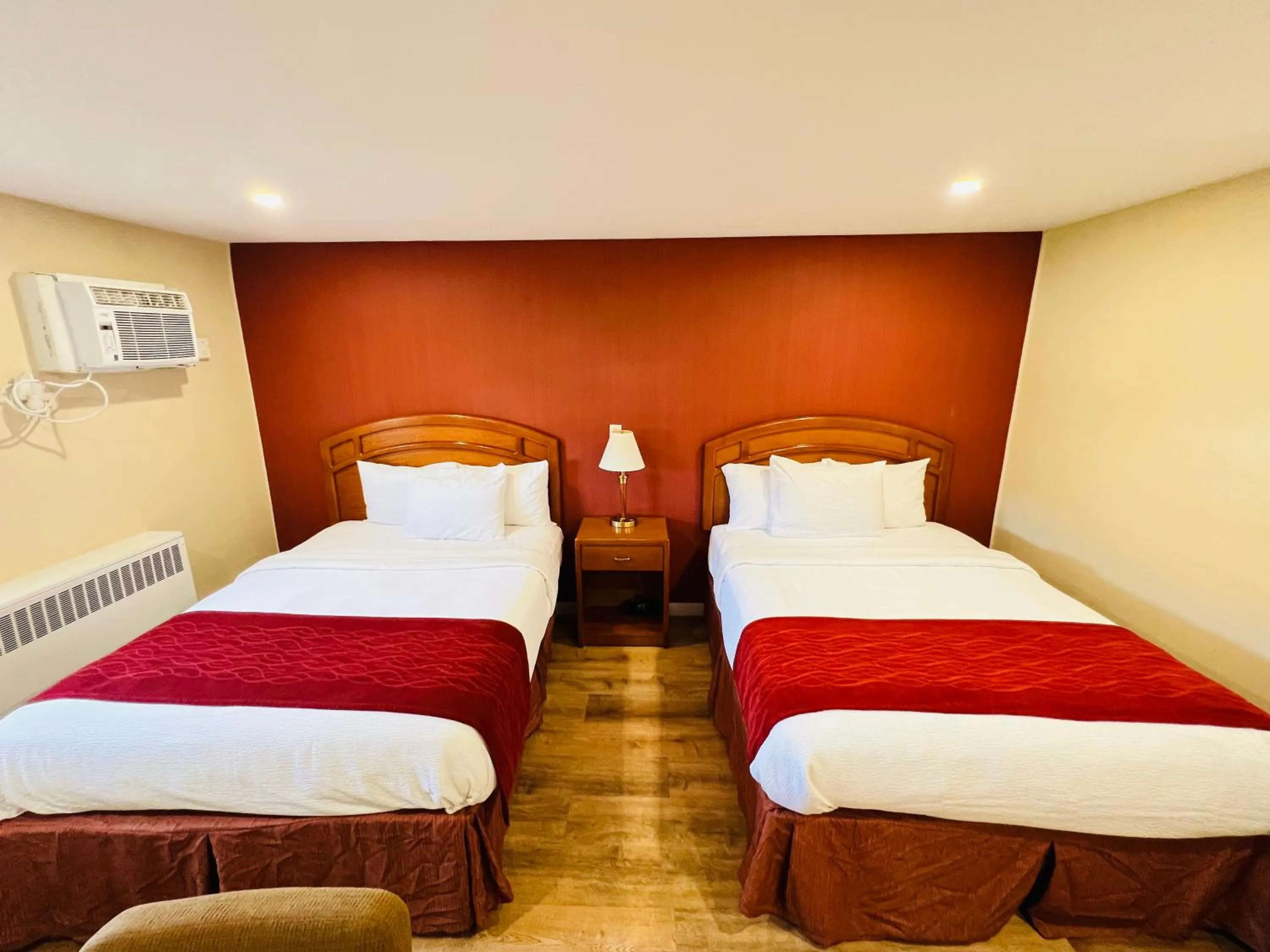 Bed in Bestway Motel