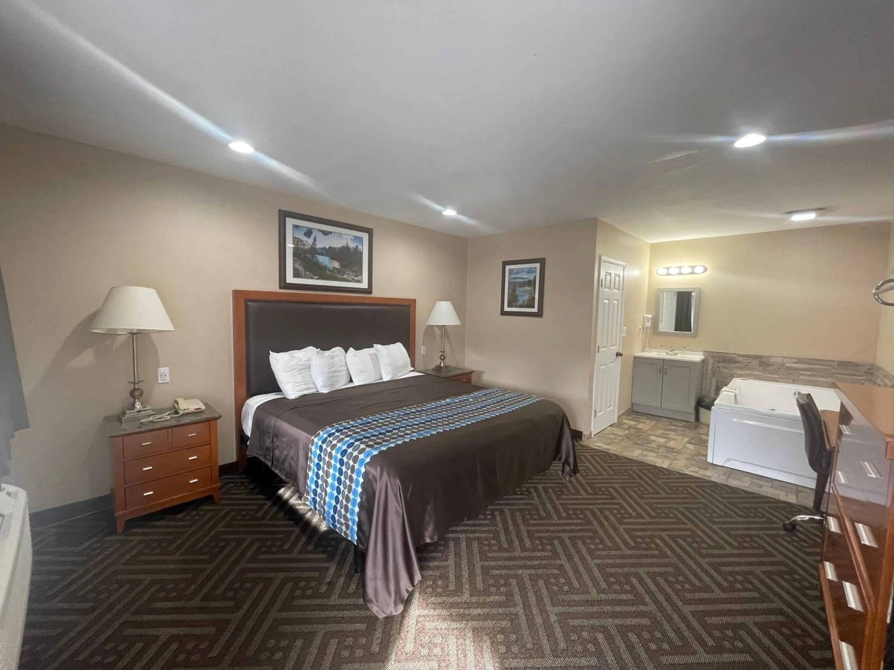 Bed in Tahoe Hacienda Inn